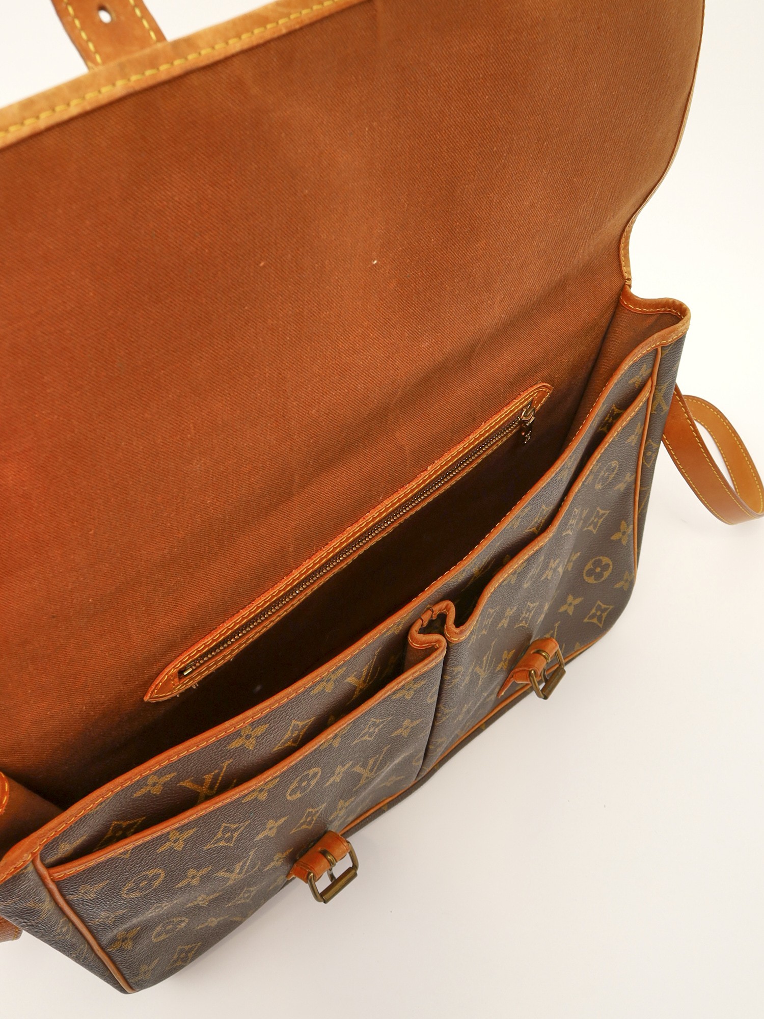 Louis Vuitton Gibeciere 11