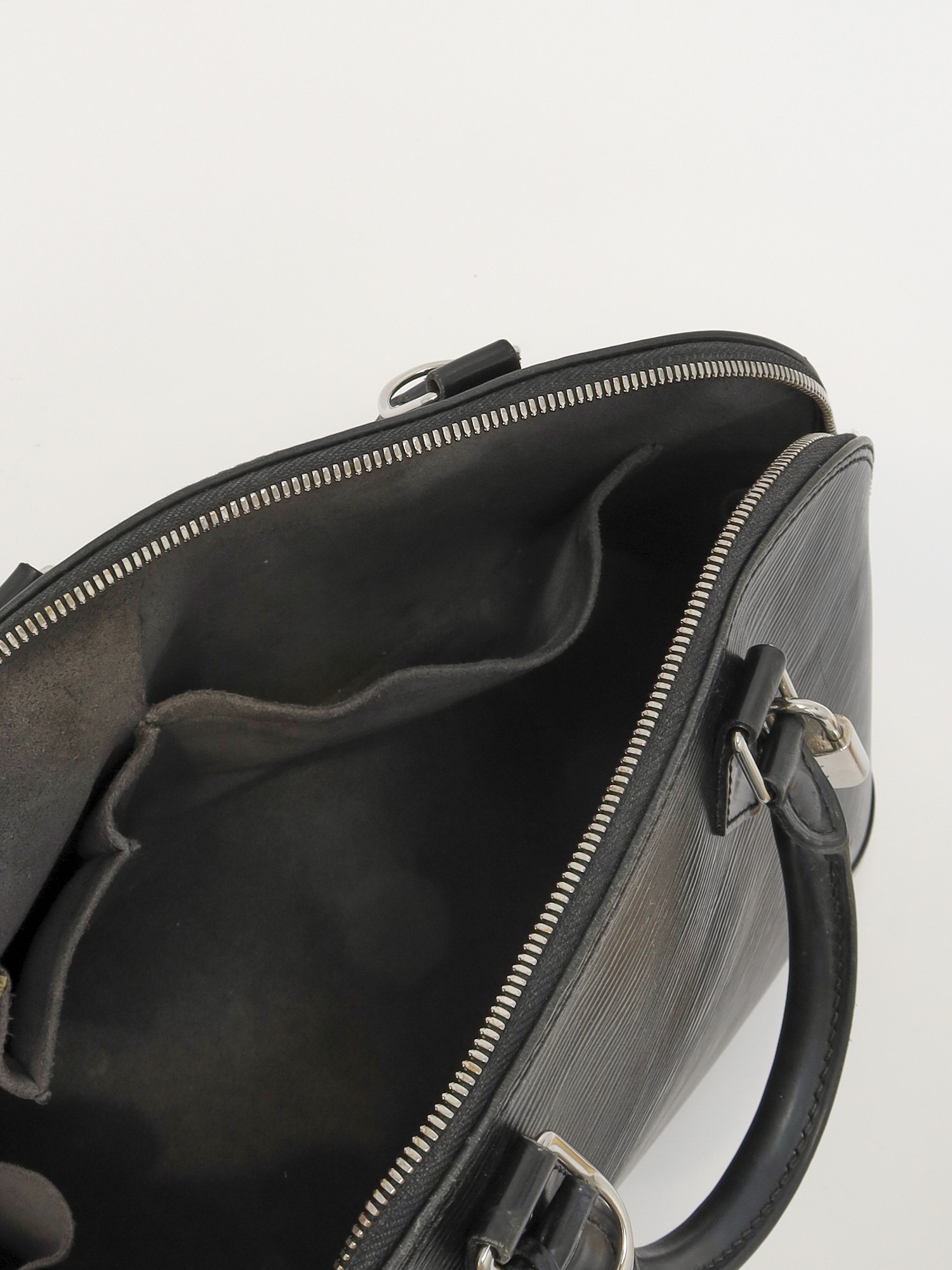 Louis Vuitton Alma  11