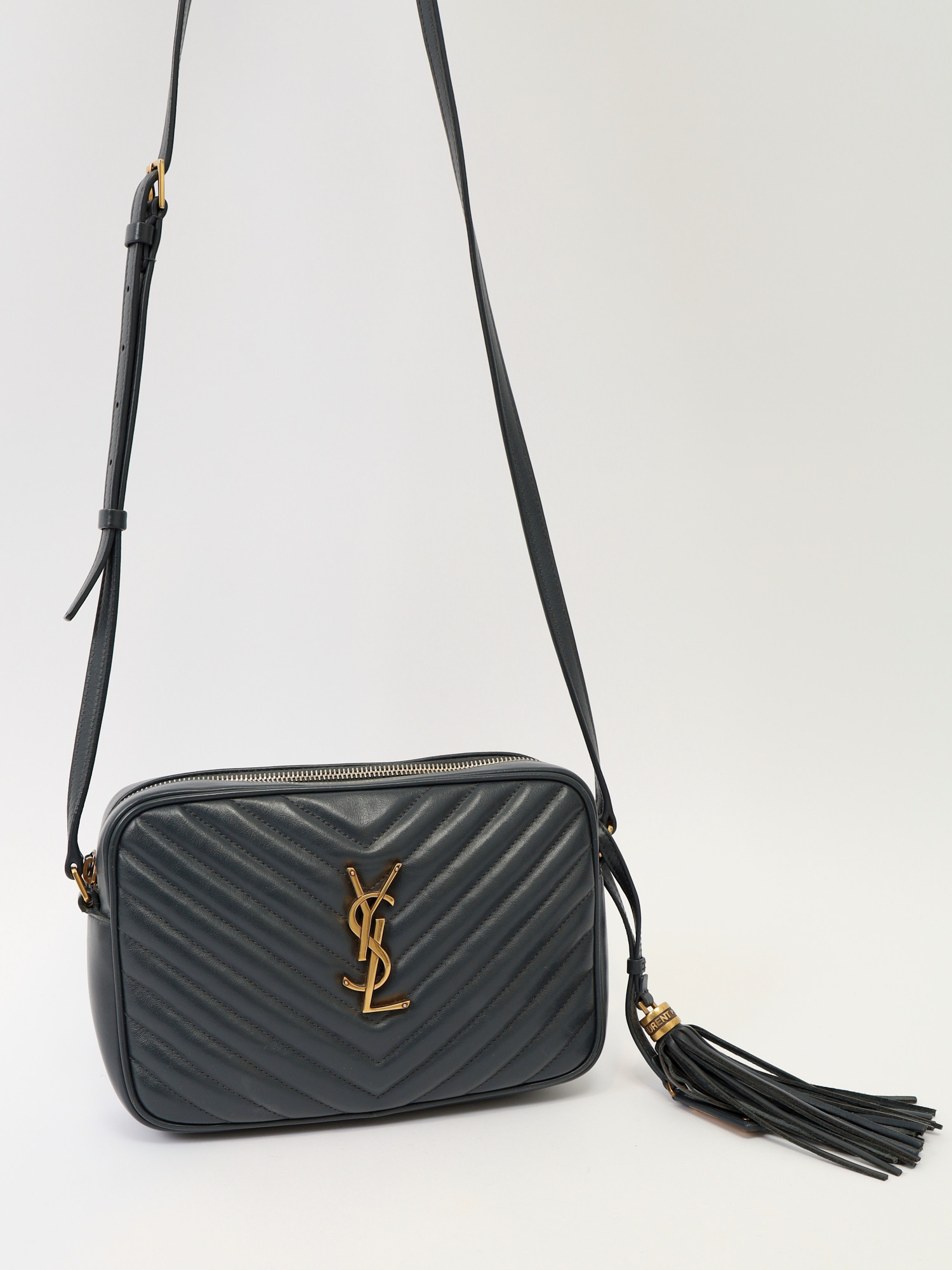 Сумки Saint Laurent Lou изображение #5