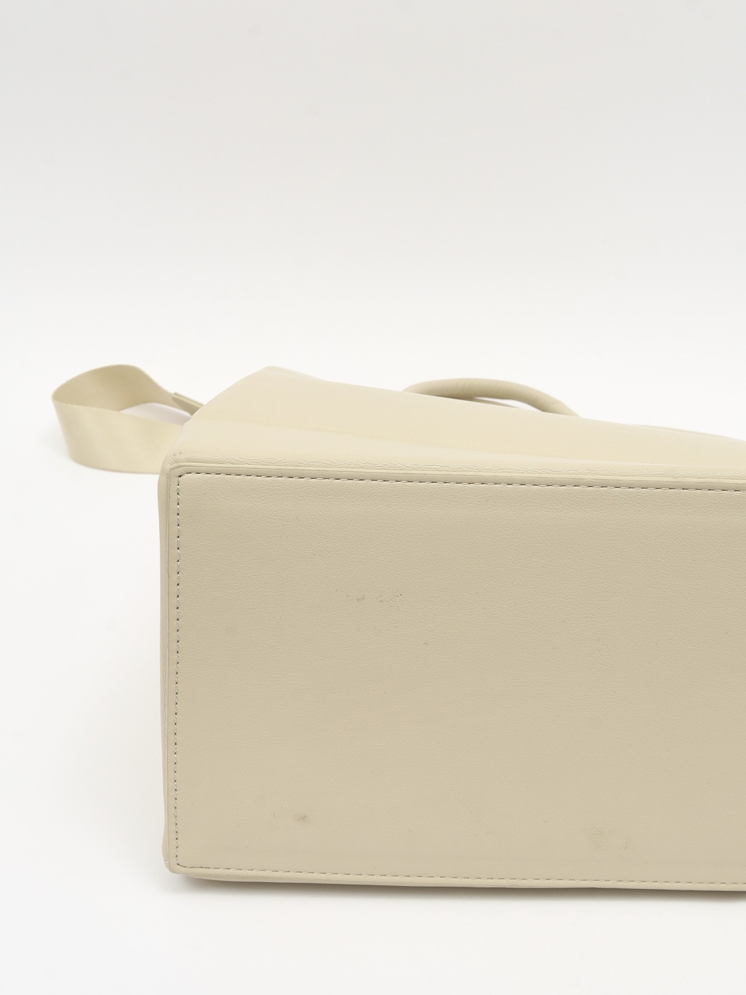 Axel Arigato Leather Bag 6