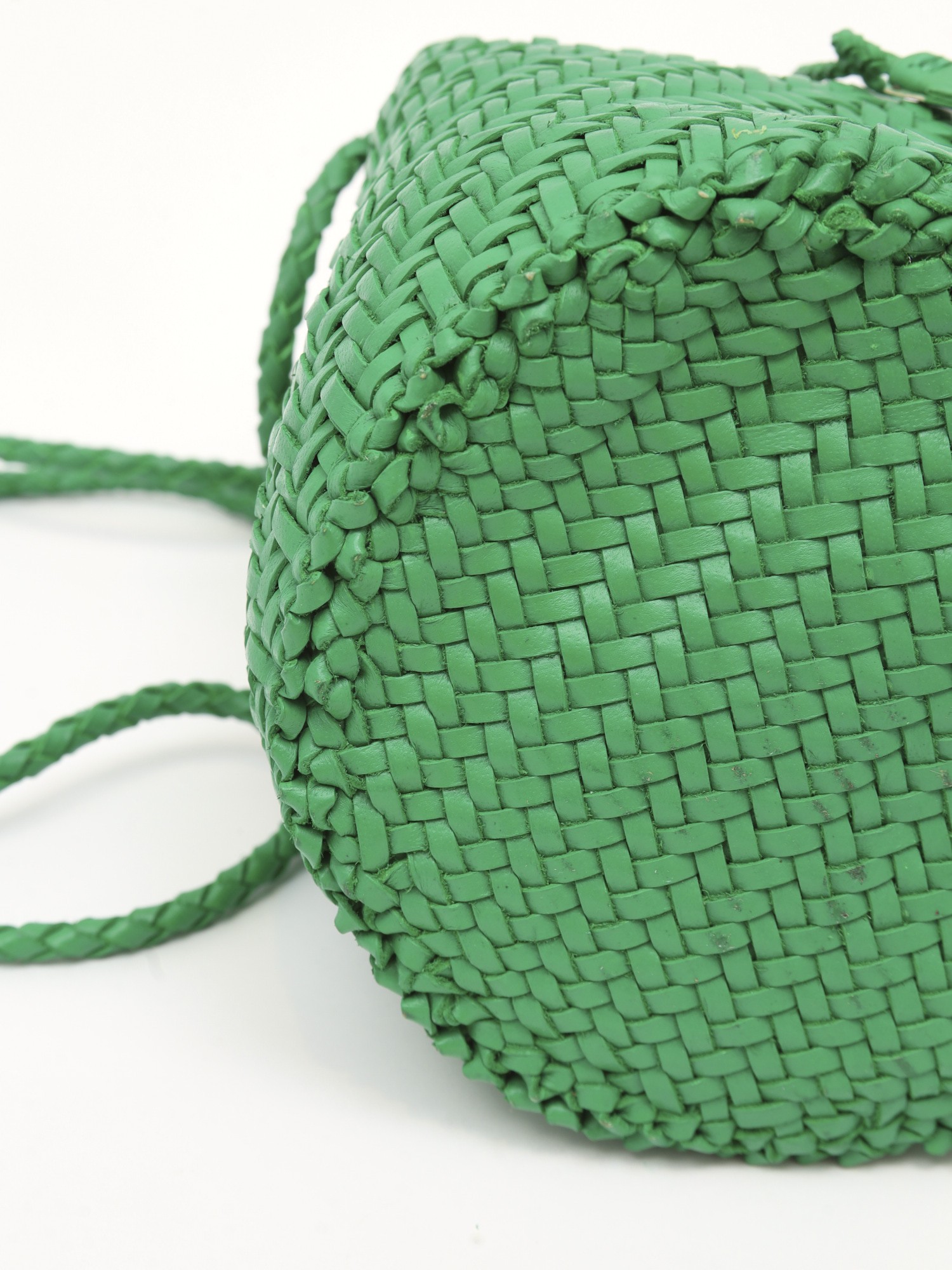 Dragon Diffusion Pompom 6