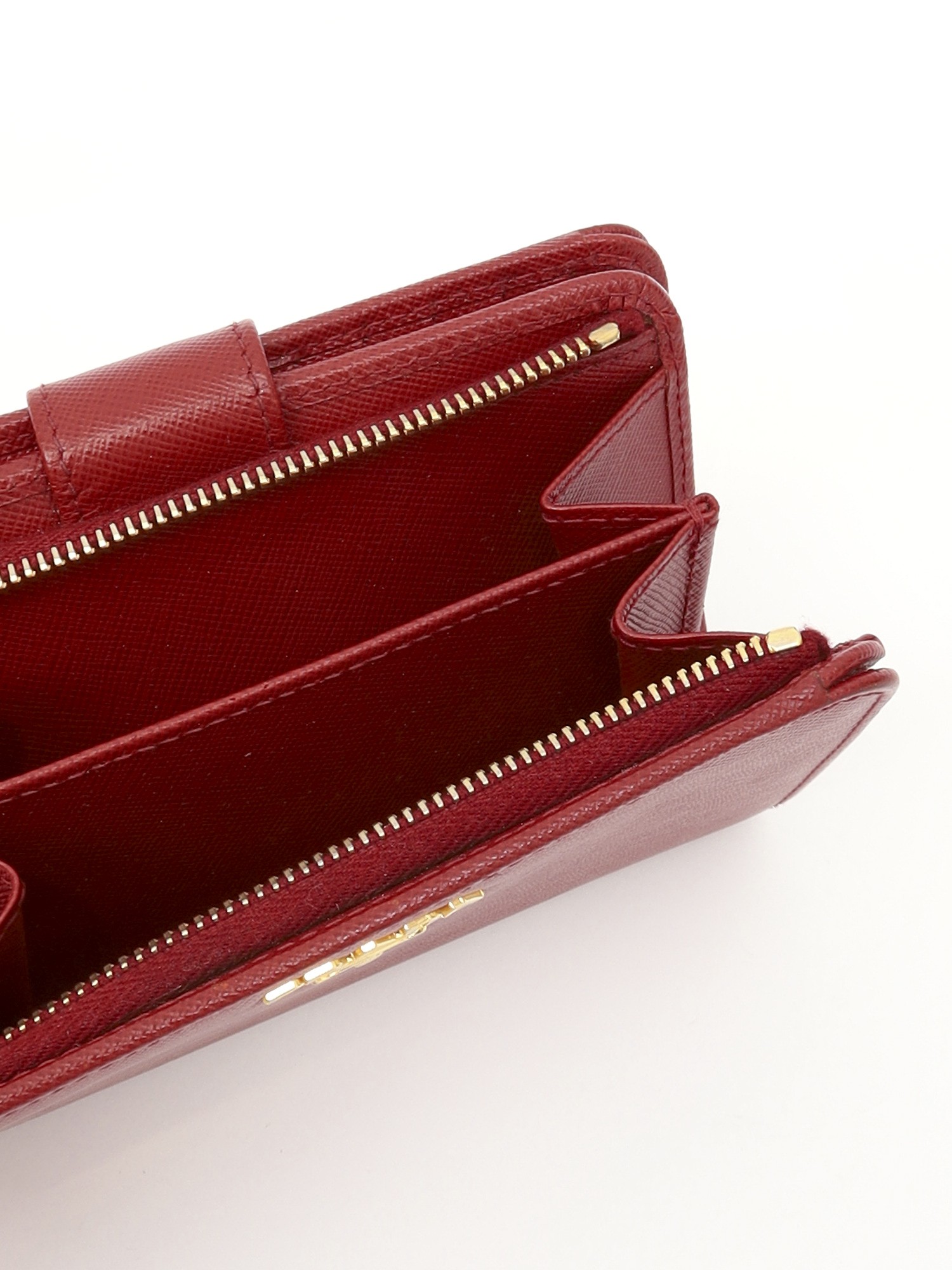 Prada Wallet  8