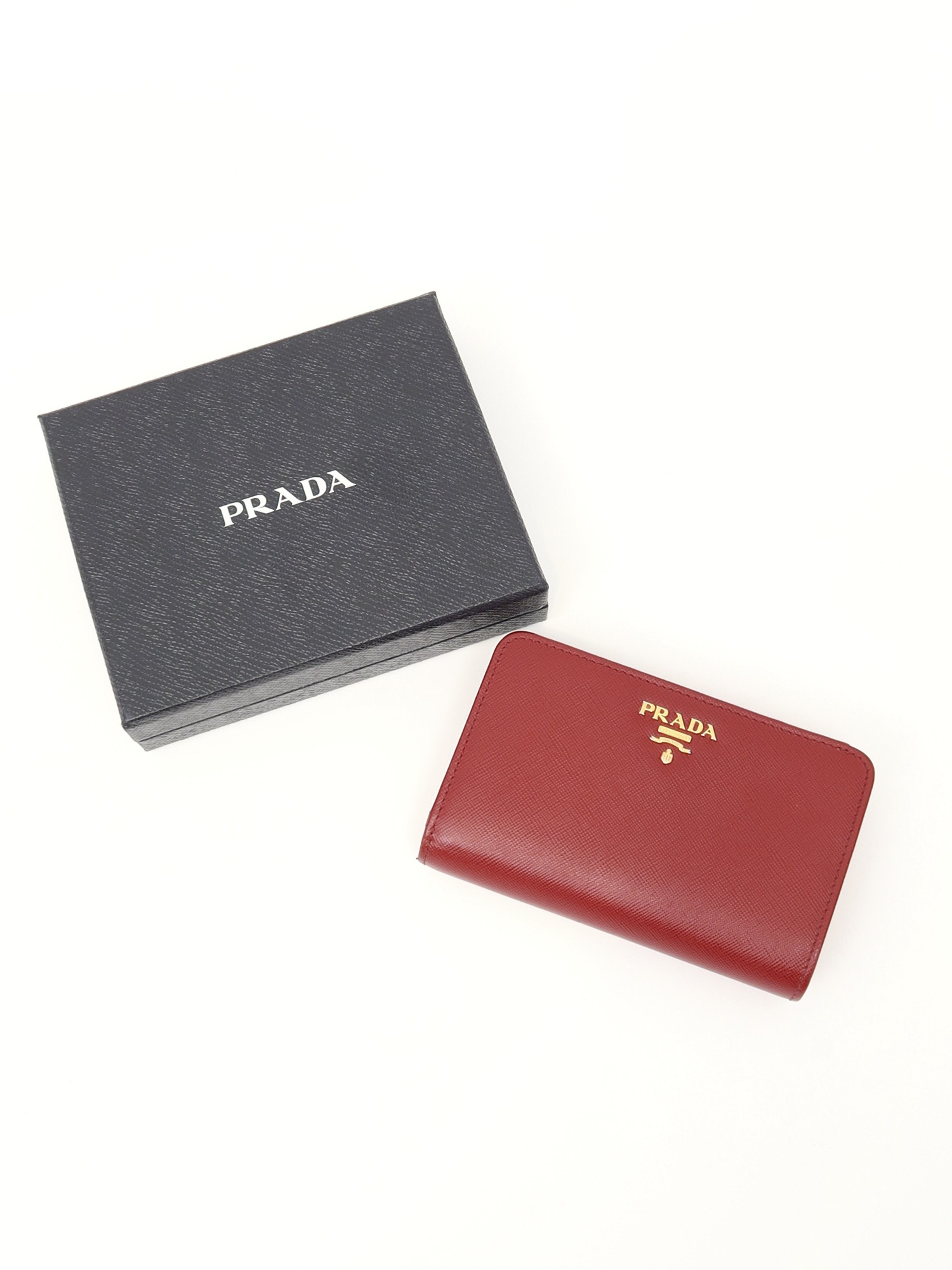 Prada Wallet  9