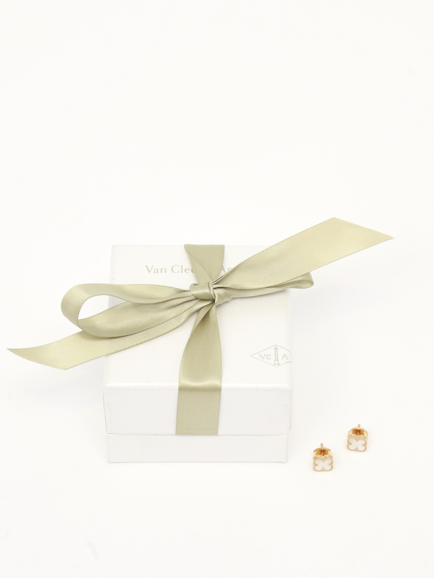 Van Cleef & Arpels Sweet Alhambra 2