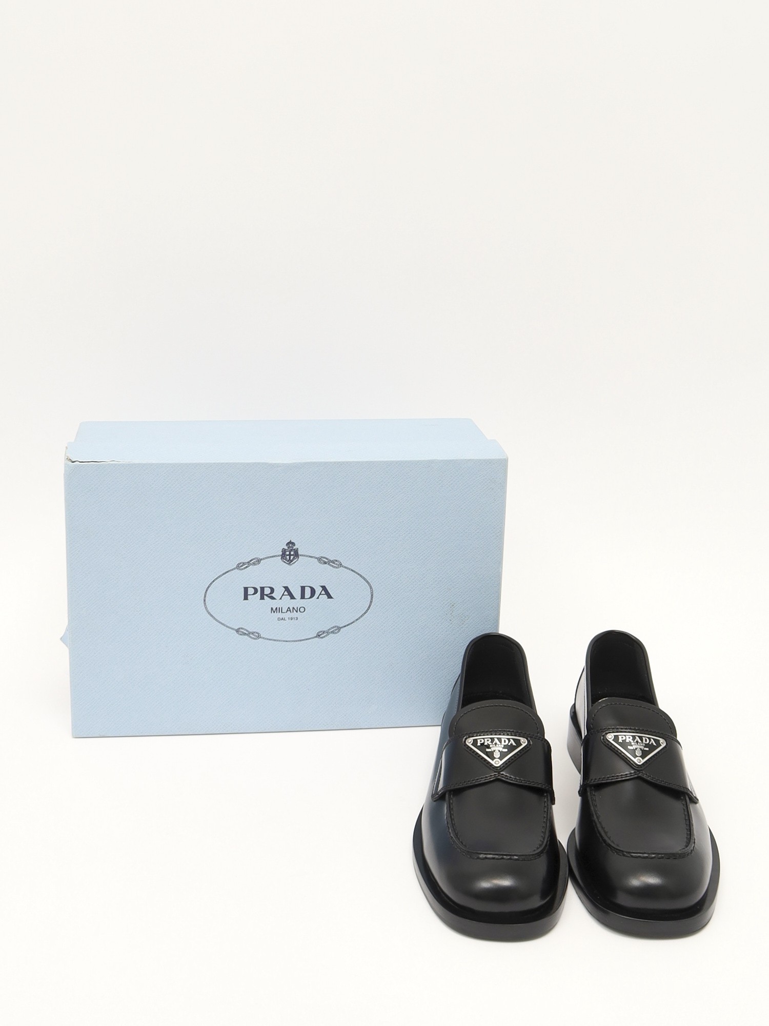 Обувь Prada Laquer Loafers 38.5 изображение #12