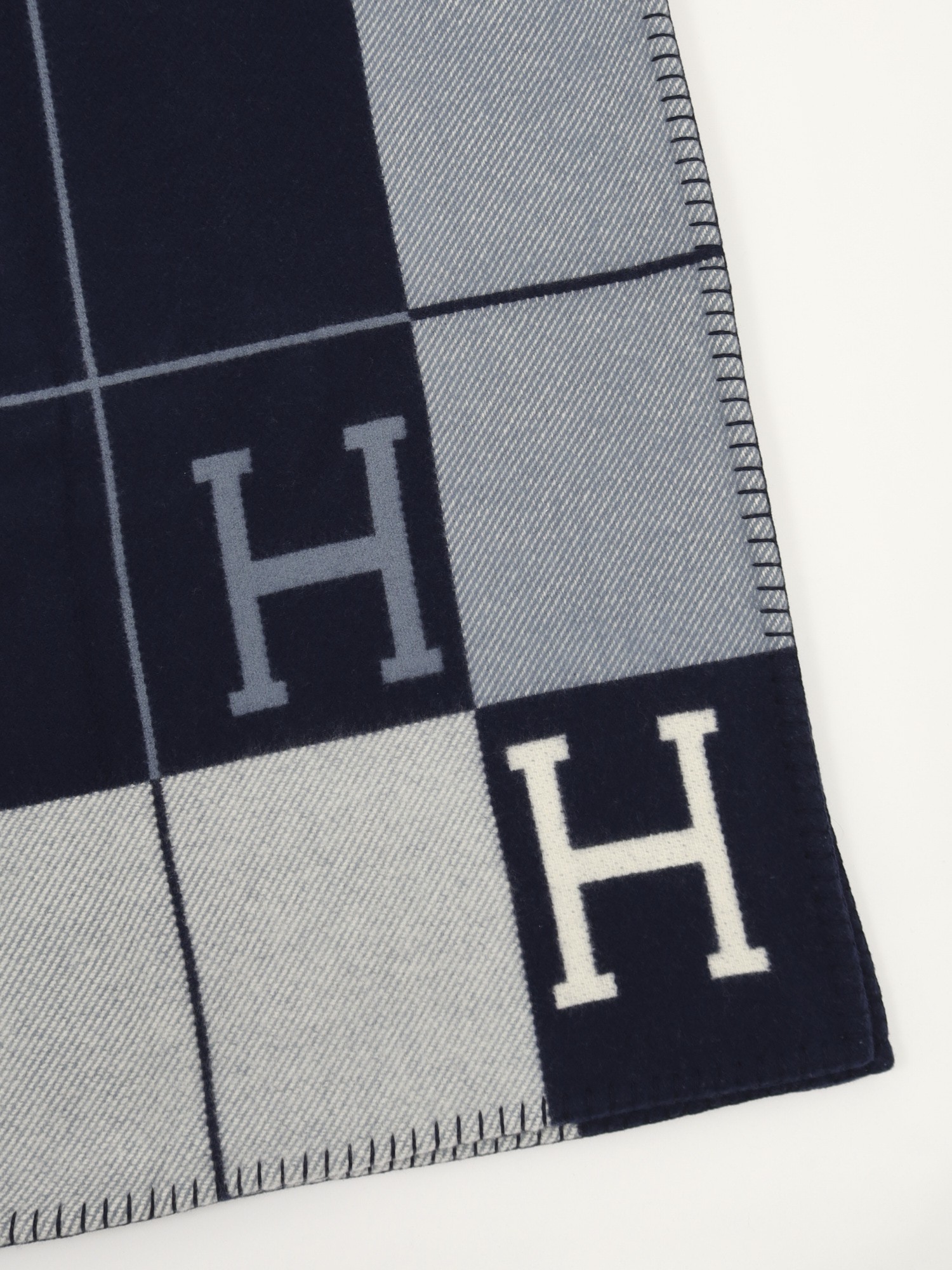 Hermes Blanket 1
