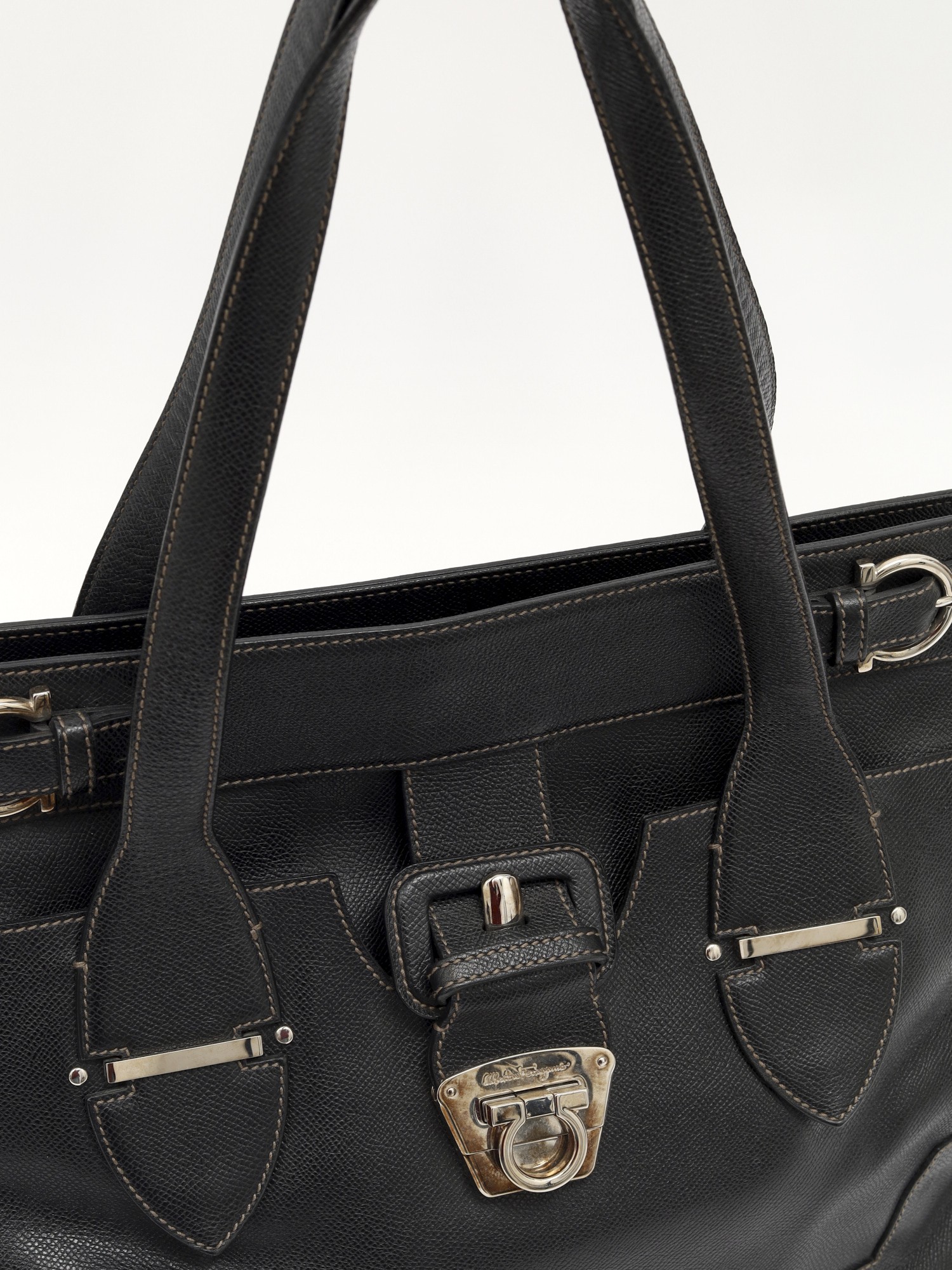 Salvatore Ferragamo Leather Bag 4