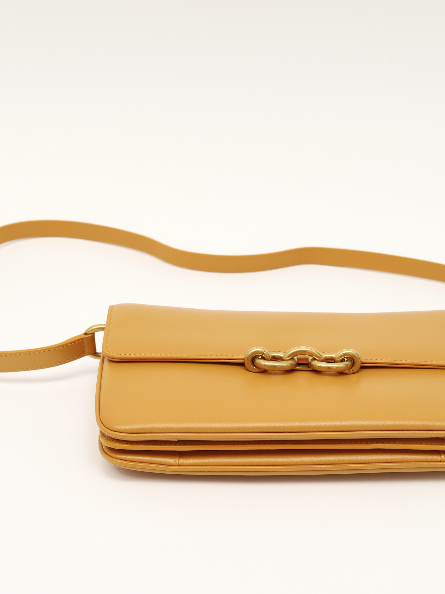 Saint Laurent Le Maillon 8