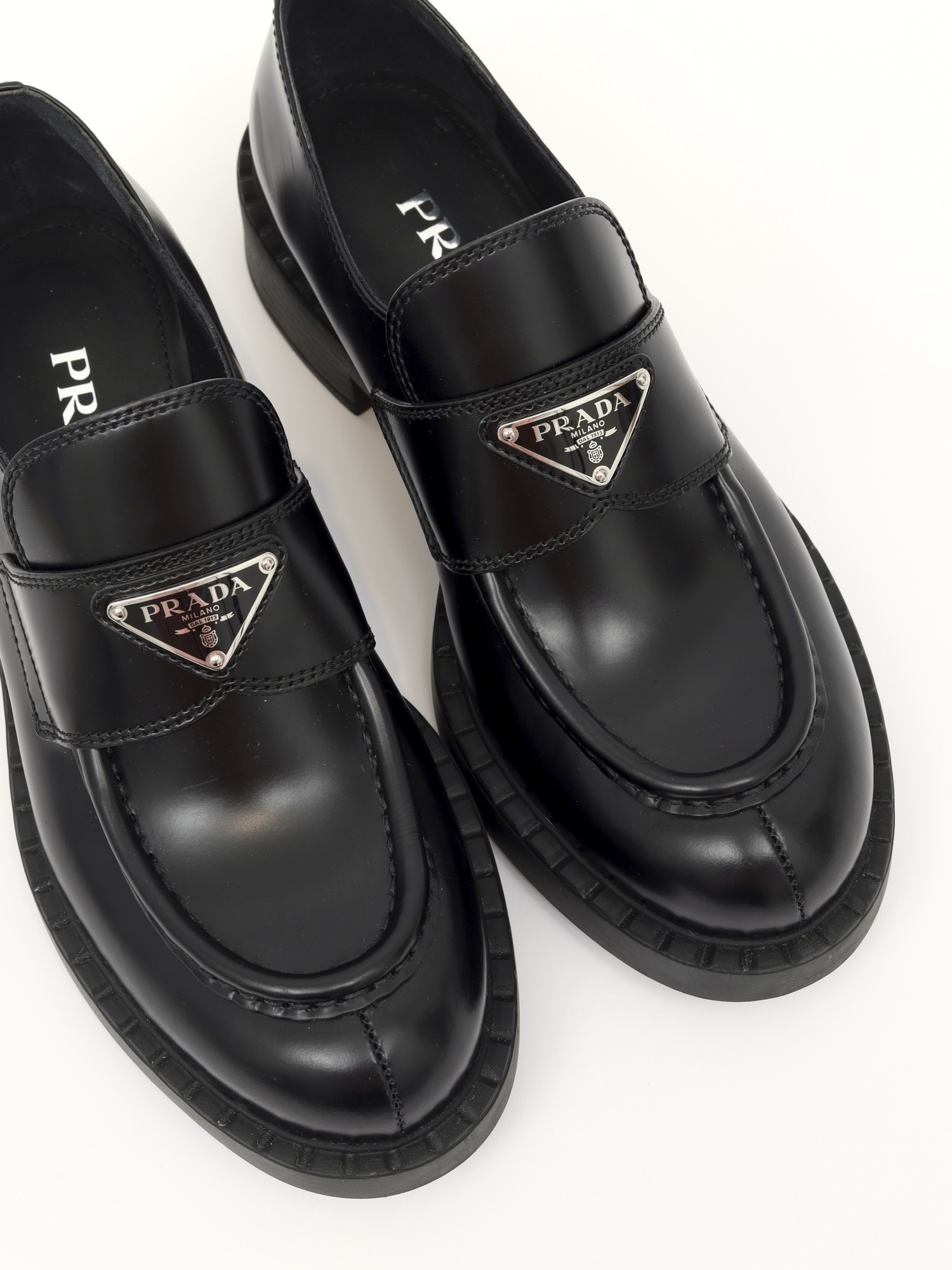 Обувь Prada Laquer Loafers 37.5 изображение #7