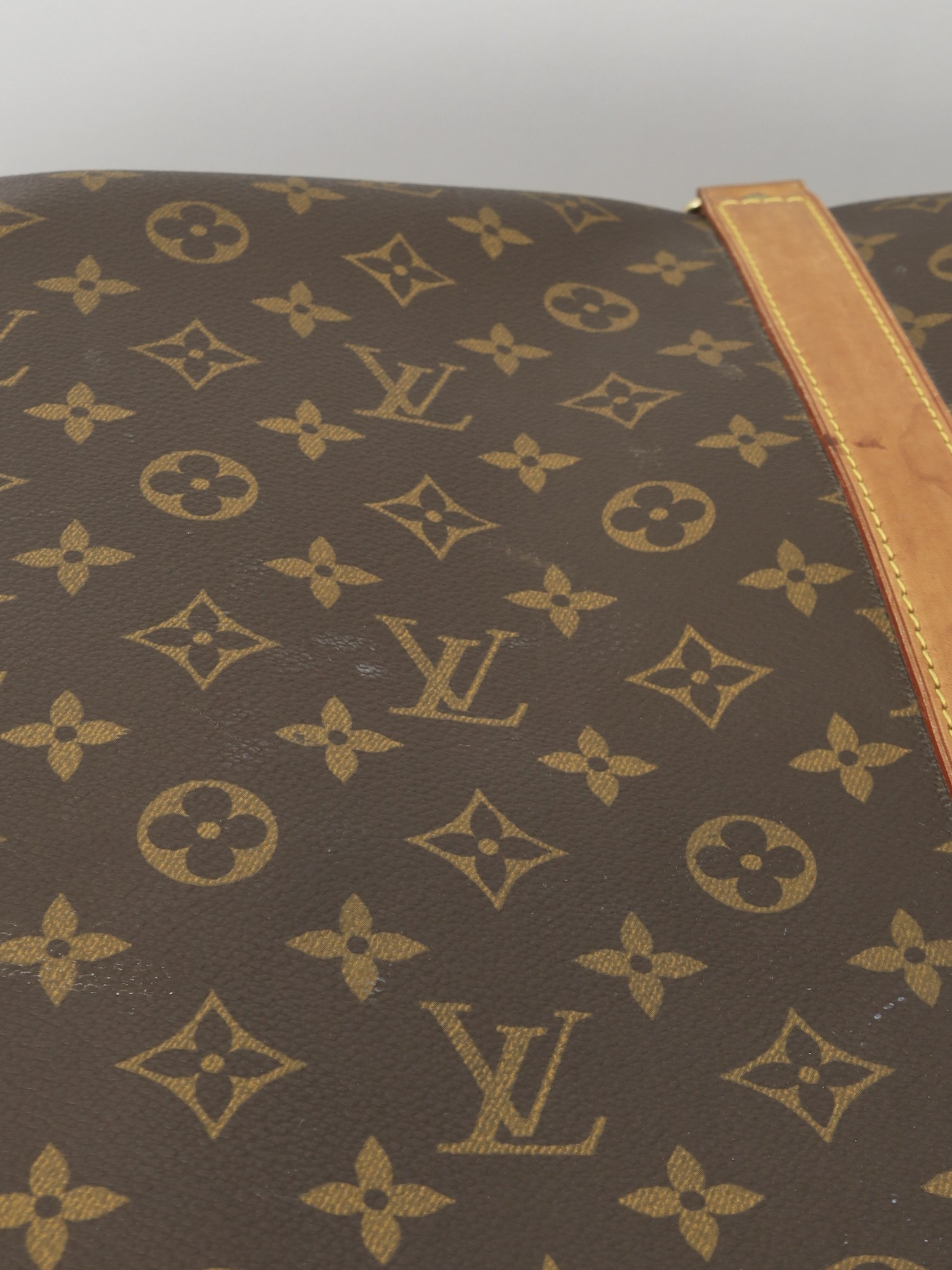 Louis Vuitton Sirius 19