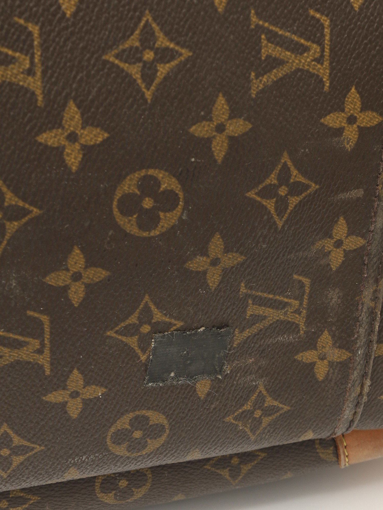 Louis Vuitton Sirius 17