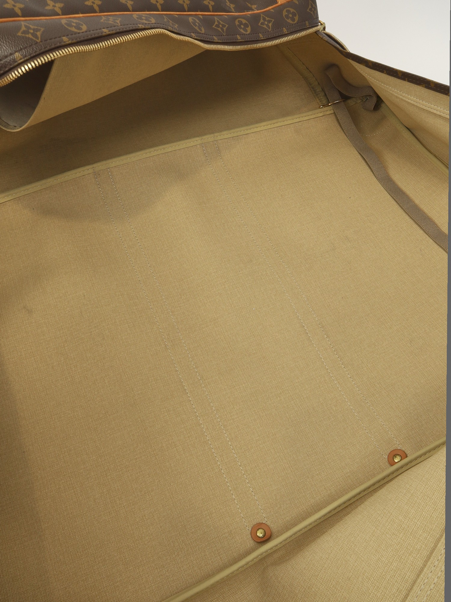 Louis Vuitton Sirius 21