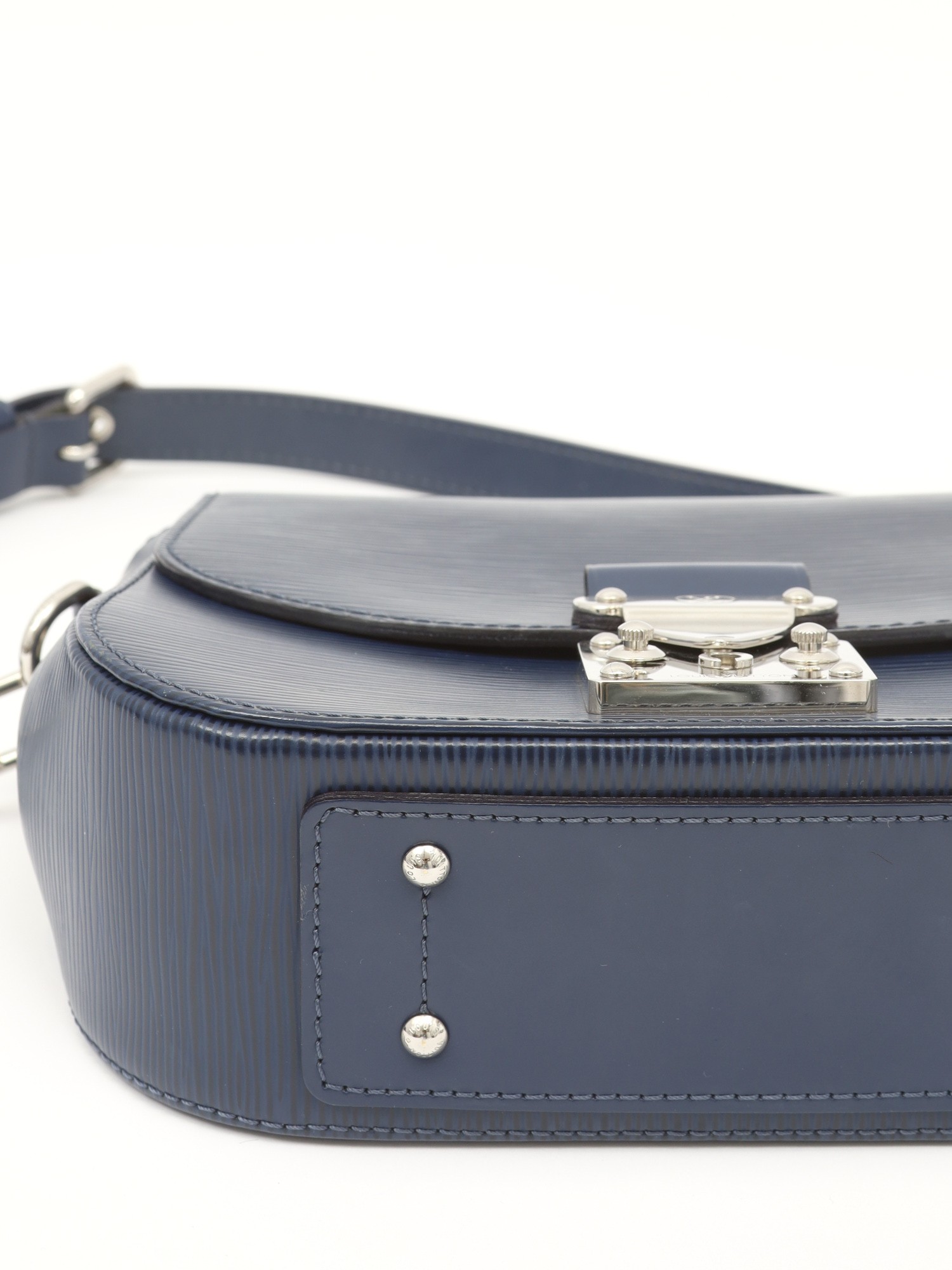 Louis Vuitton Eden 9