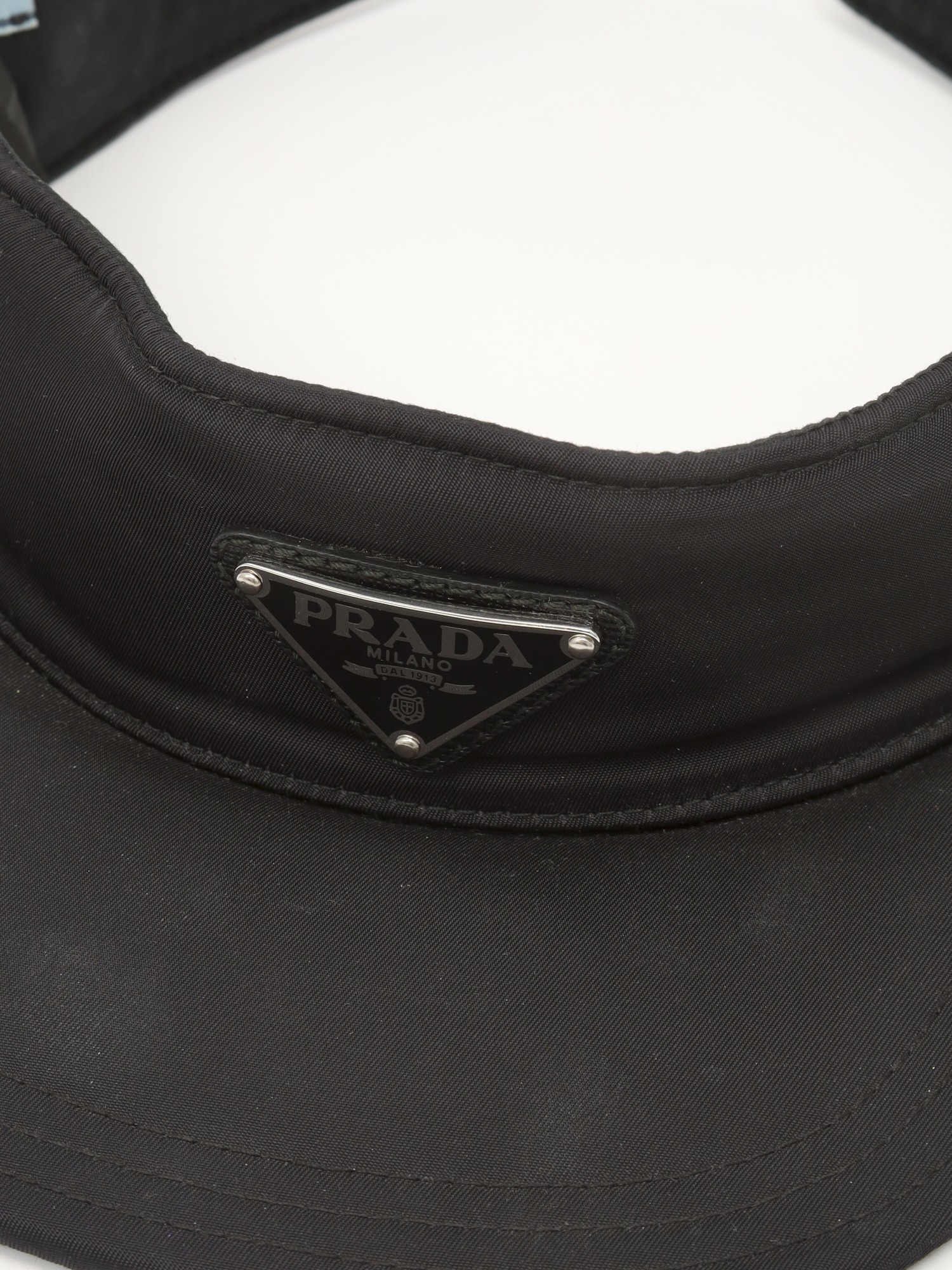Prada Cap 4
