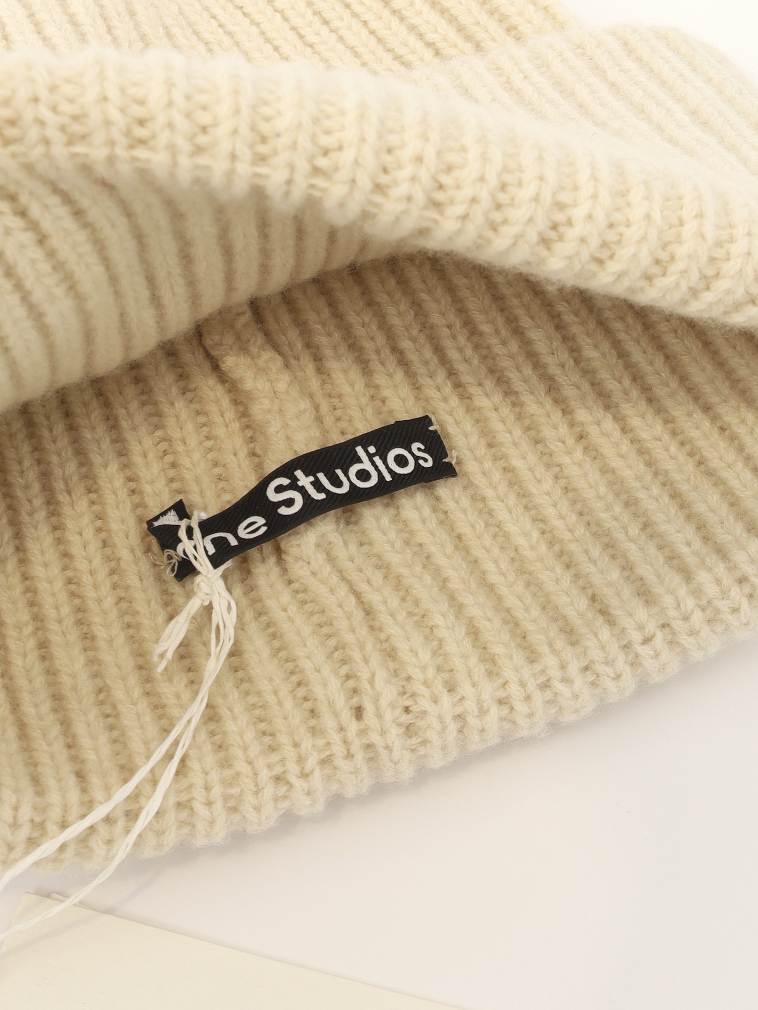 Acne Studios   5
