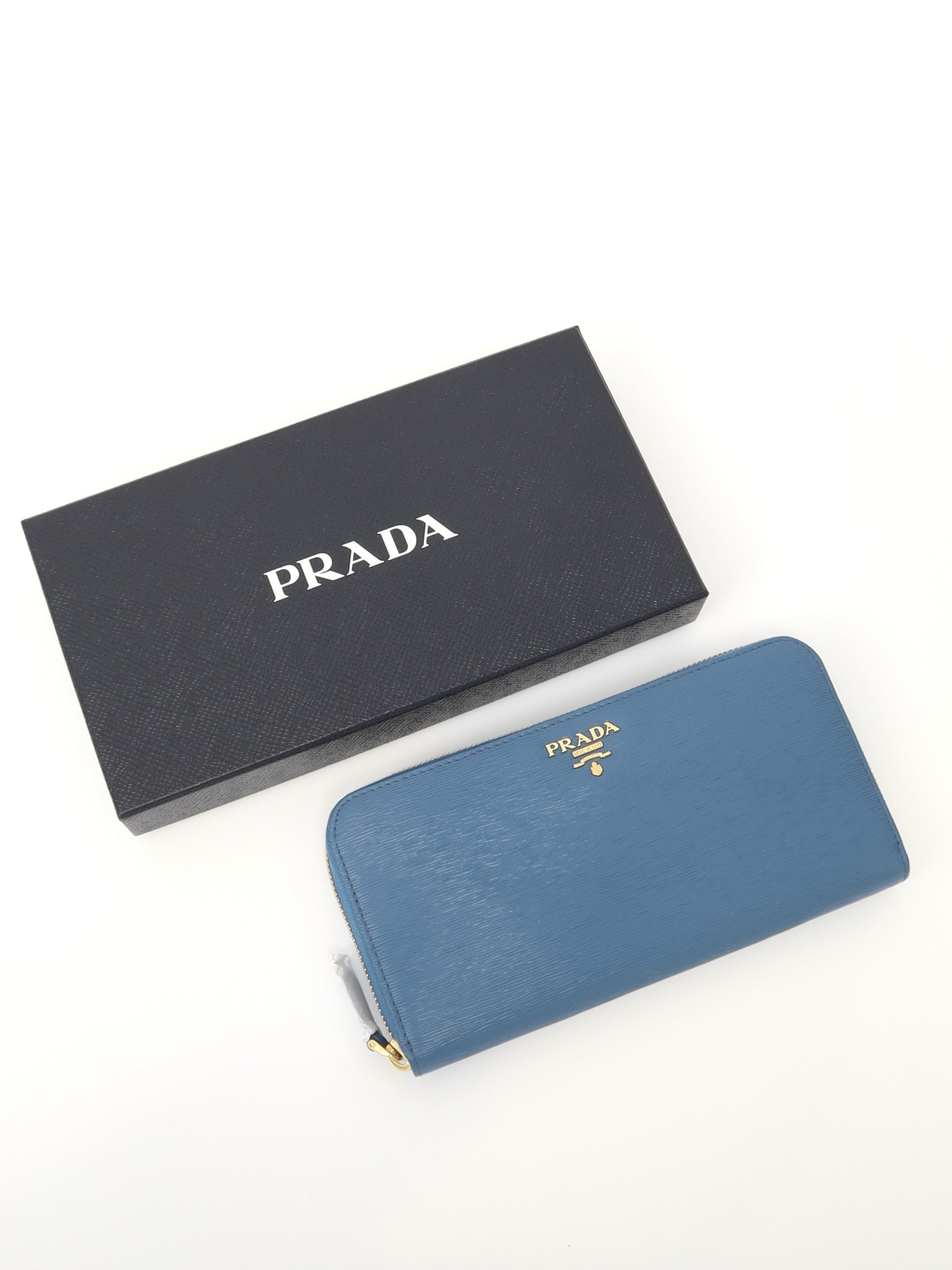 Prada Wallet  7