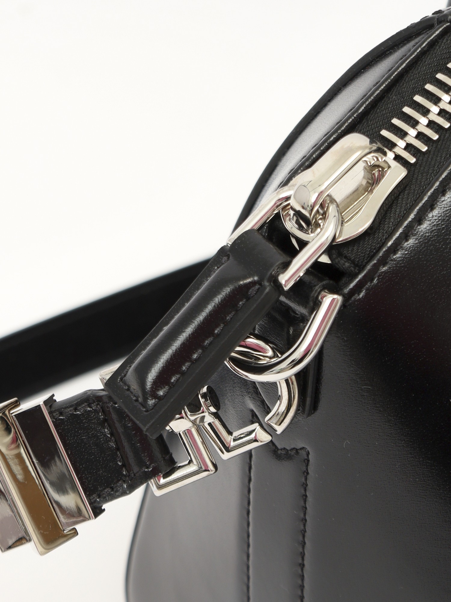 Givenchy Antigona  6