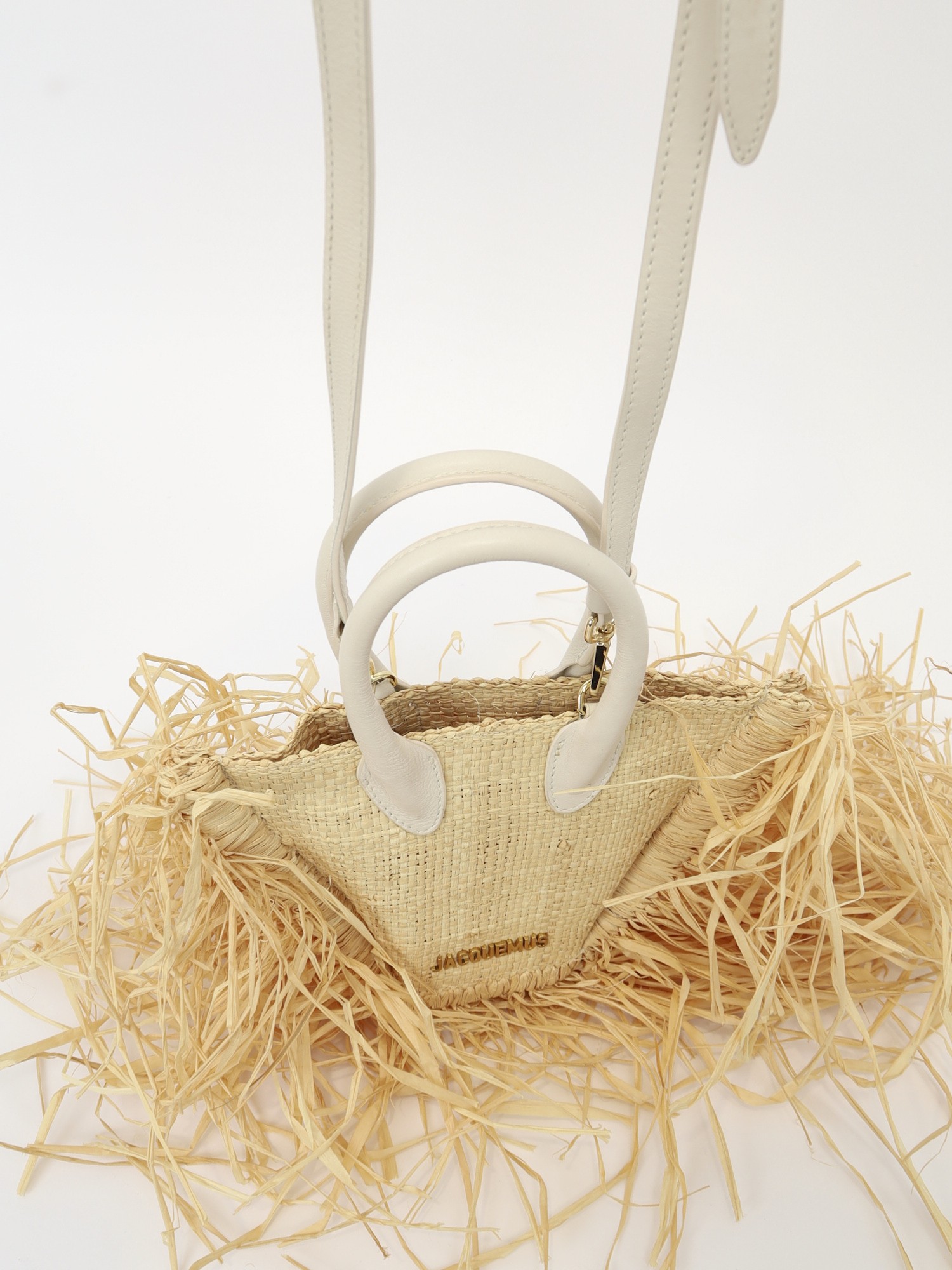 Jacquemus Le Baci  5