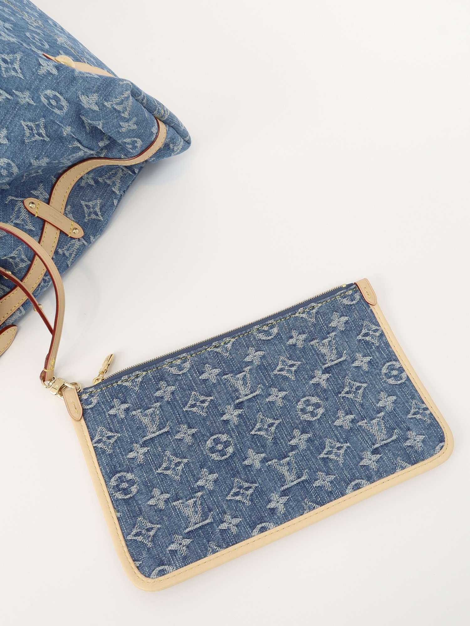 Louis Vuitton CaryAll 8