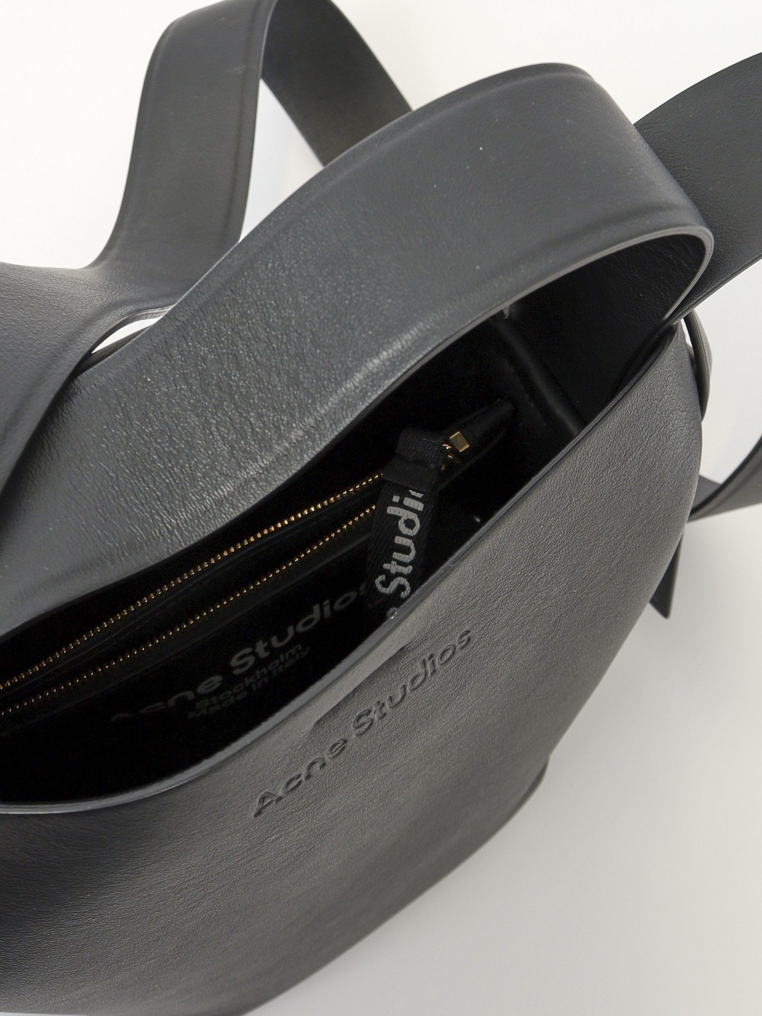 Acne Studios Musubi 10