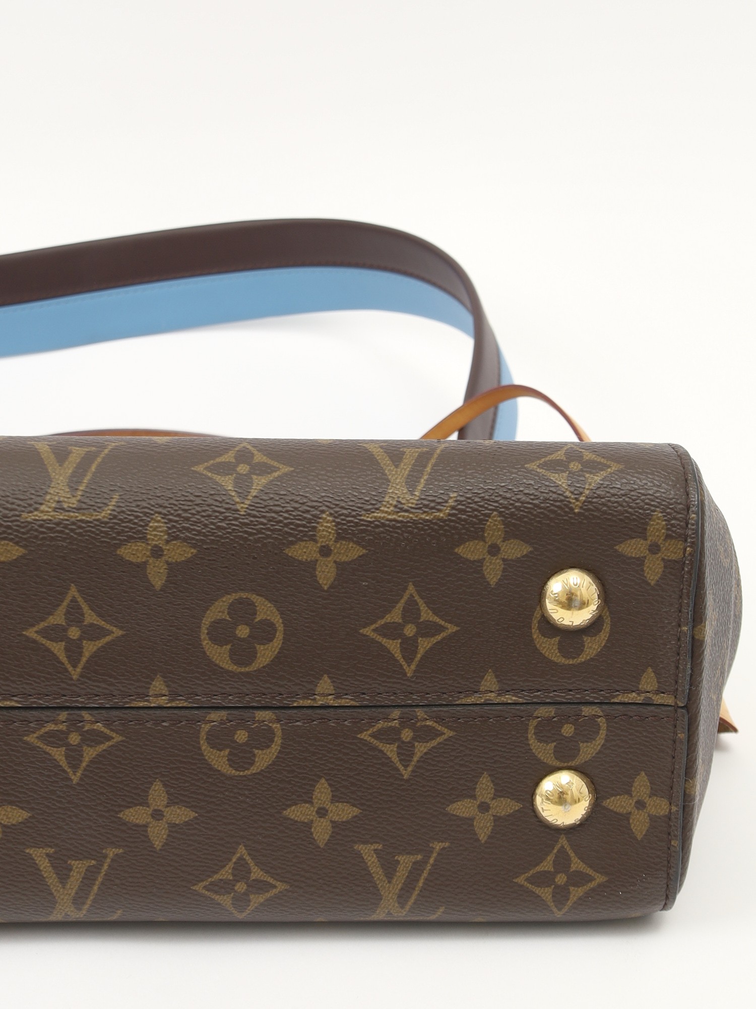 Louis Vuitton Cluny 9