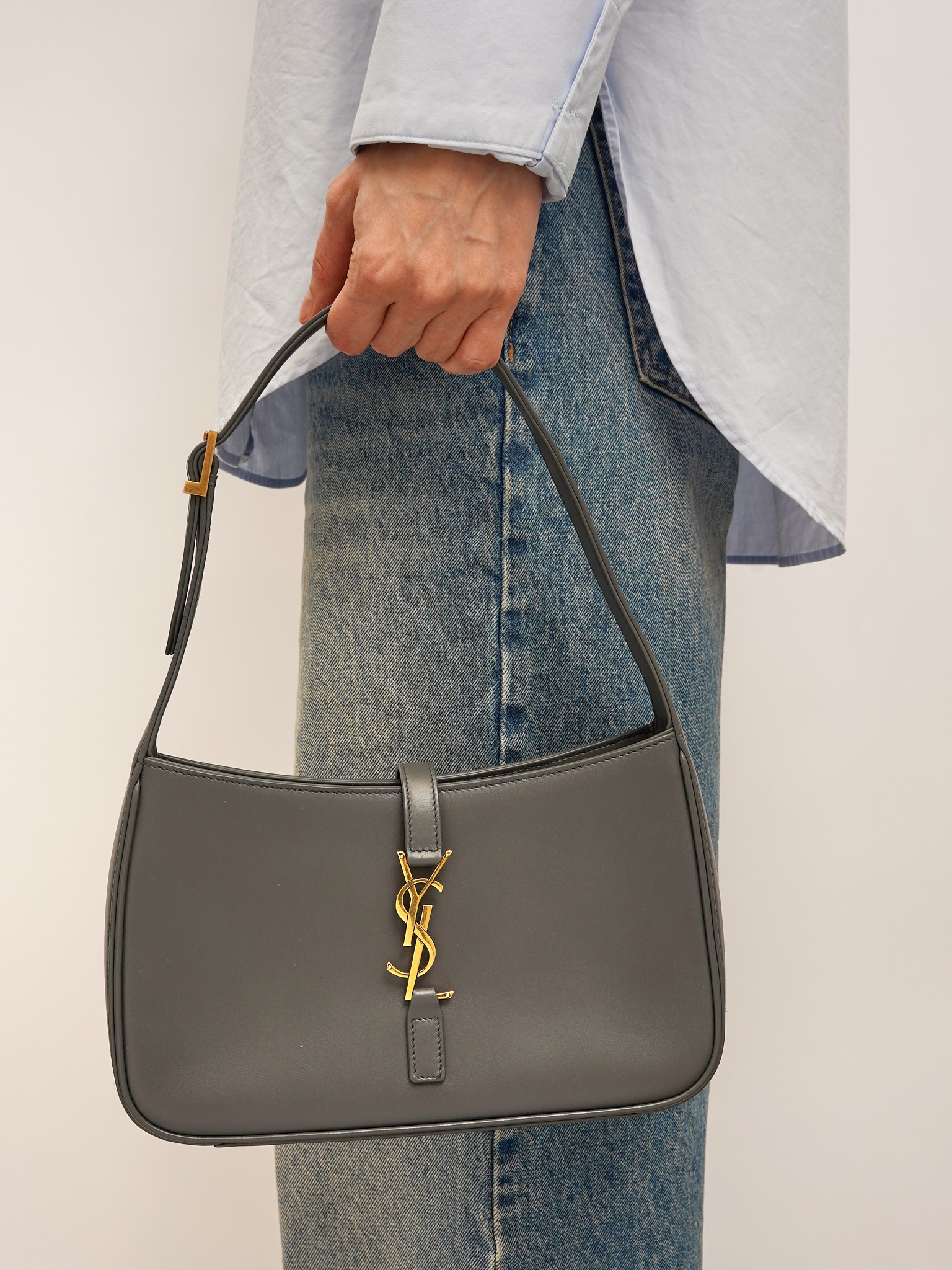 Saint Laurent Le 5 A 7  1