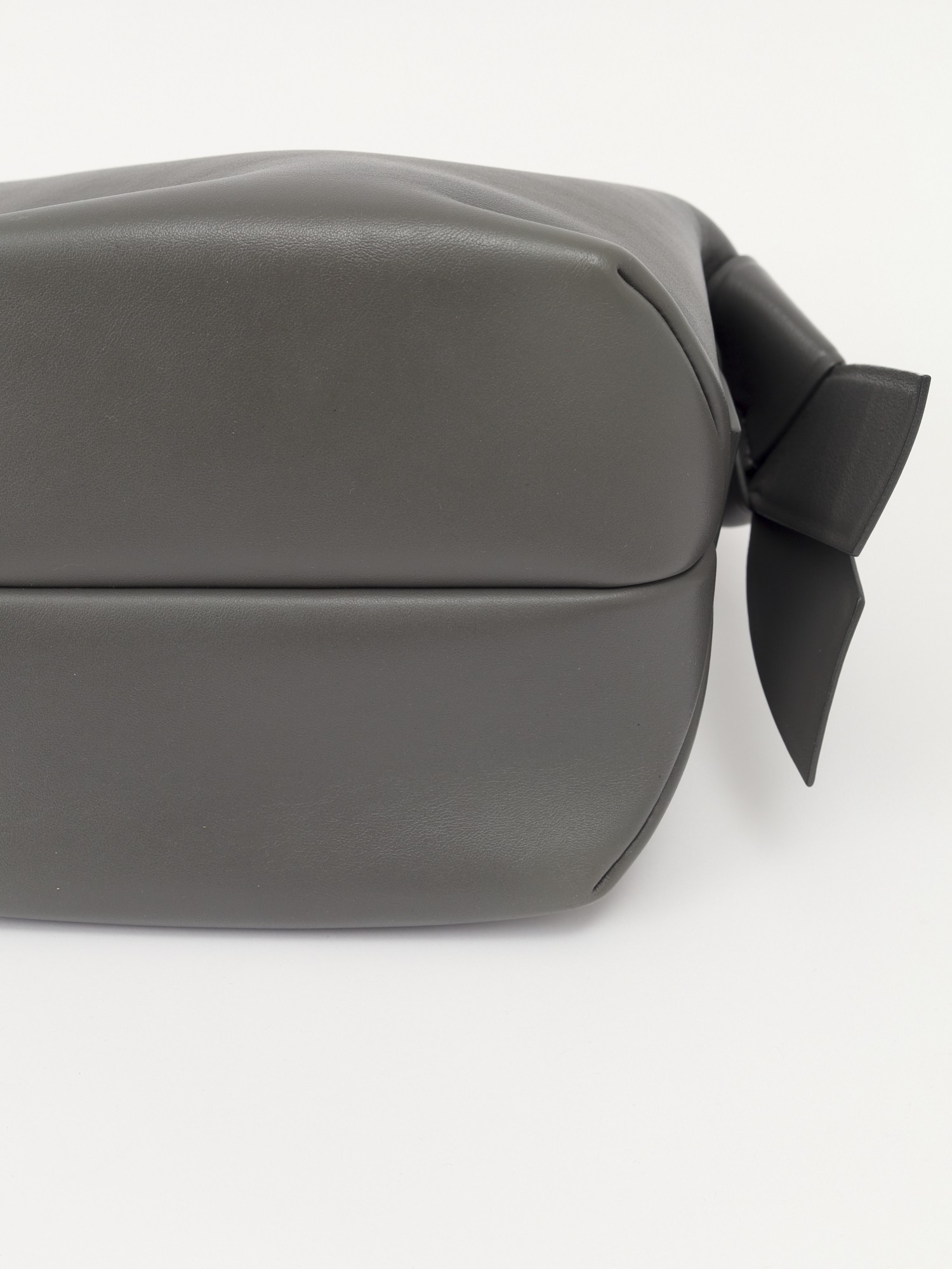 Acne Studios Musubi 8