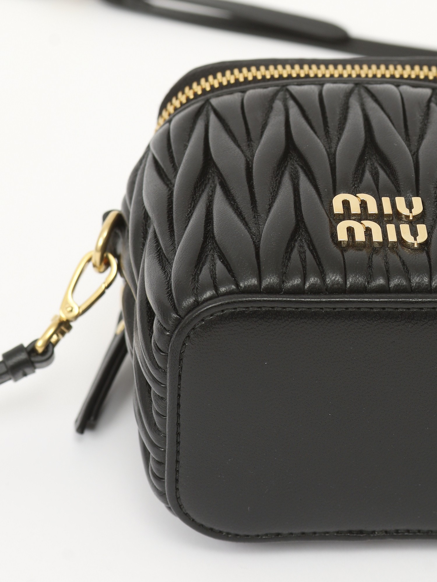 Miu Miu Leather bag 8