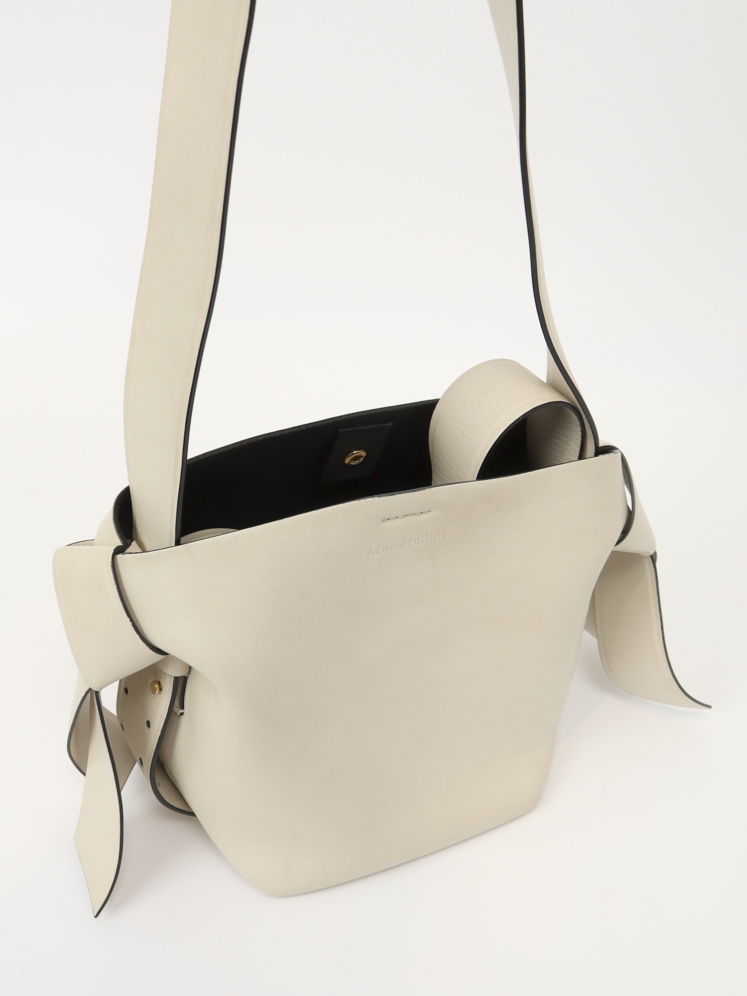 Acne Studios Musubi  4