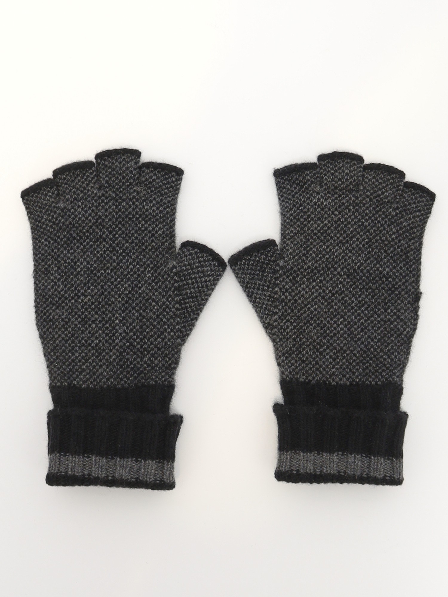 Gucci Gloves 3