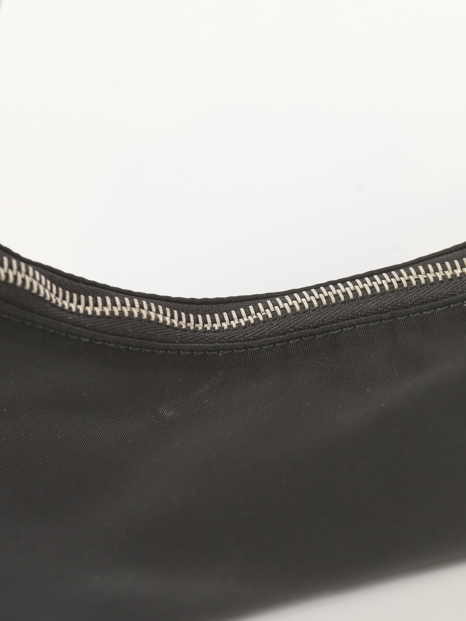 Prada Re-Edition 2005 9