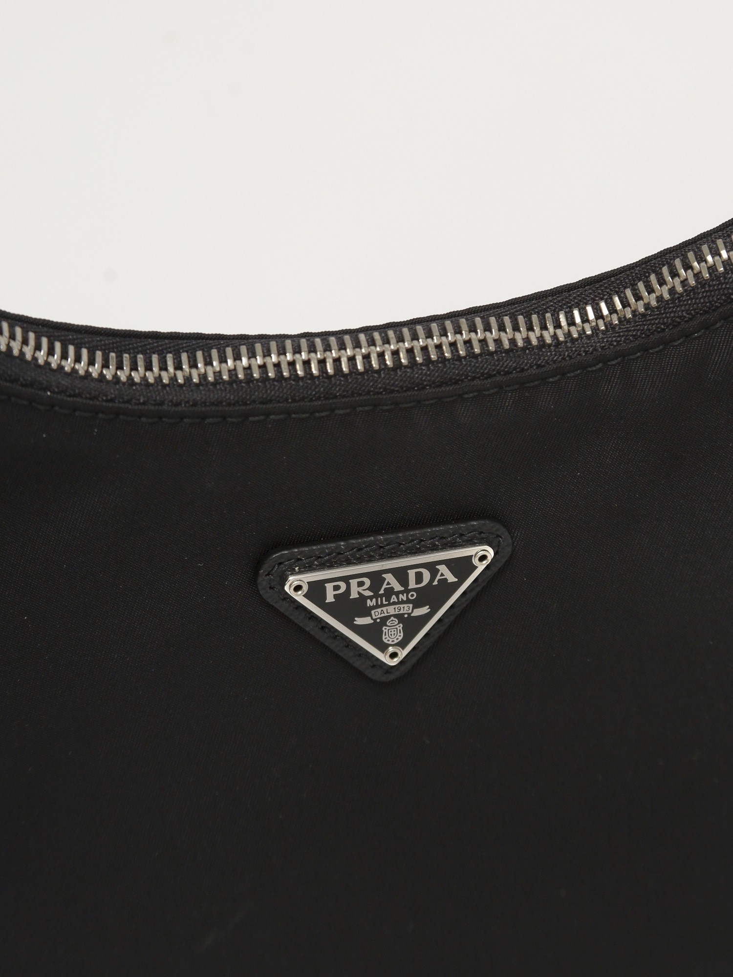 Prada Re-Edition 2005 5