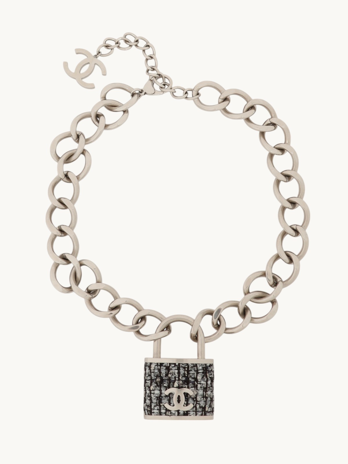 Chanel Necklace 0