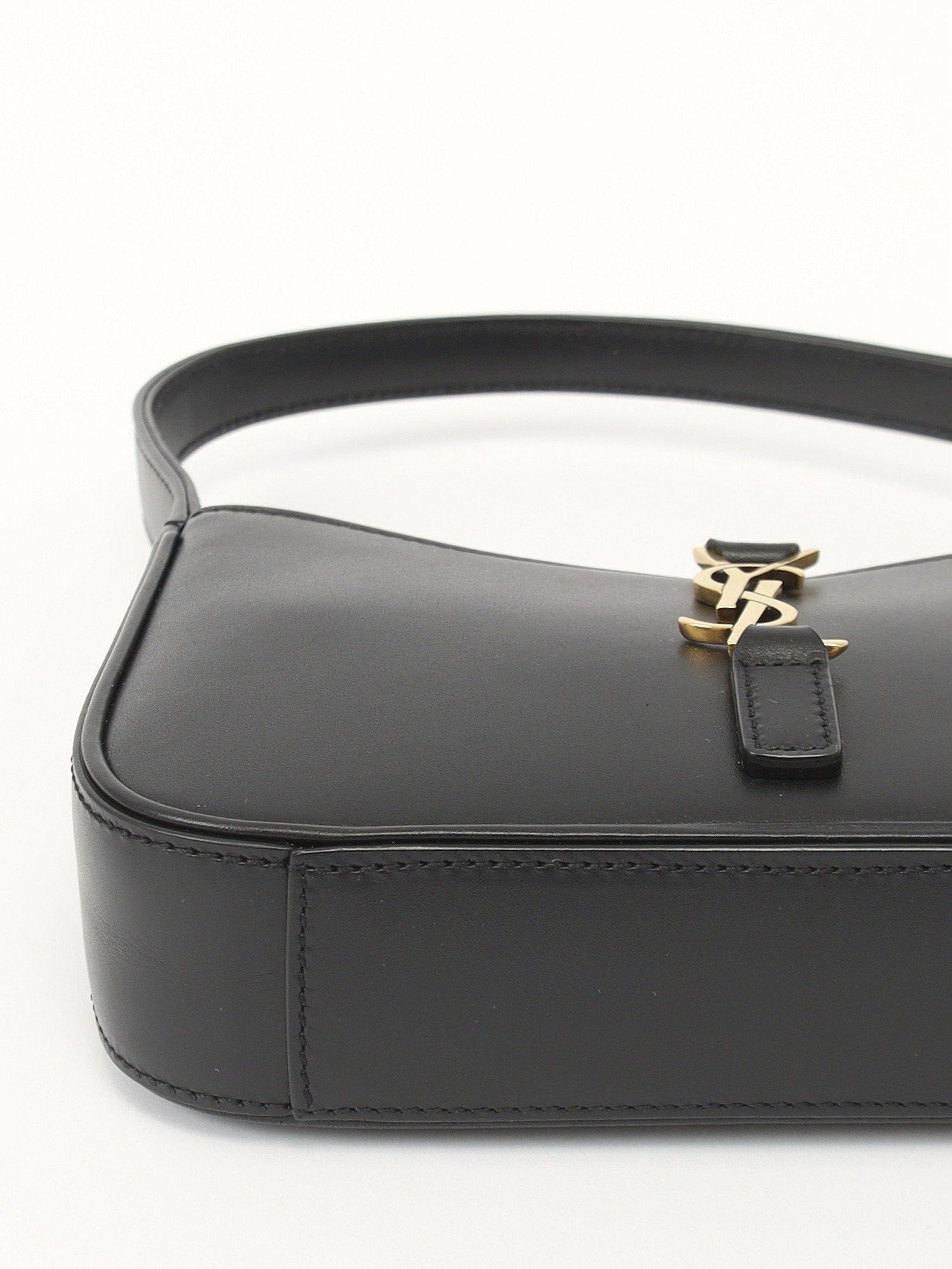 Saint Laurent Le 5 A 7  6