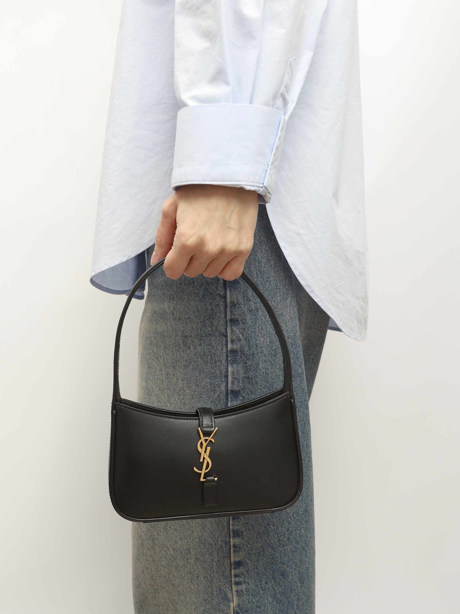 Saint Laurent Le 5 A 7  1