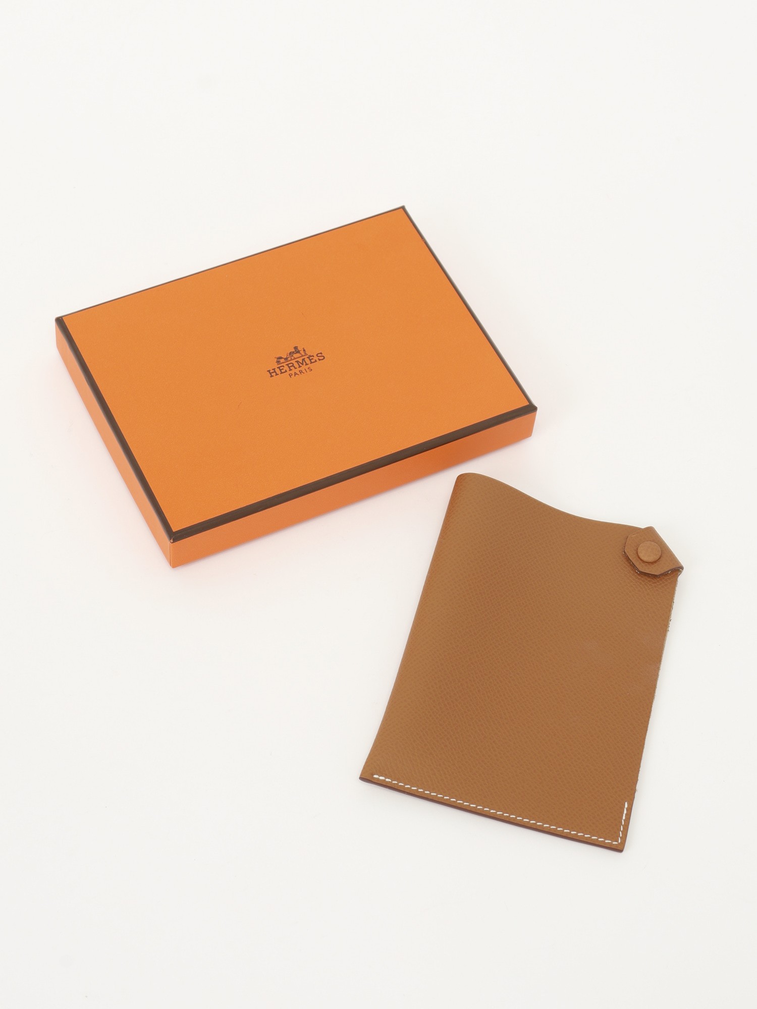 Hermes Cover for documents 6