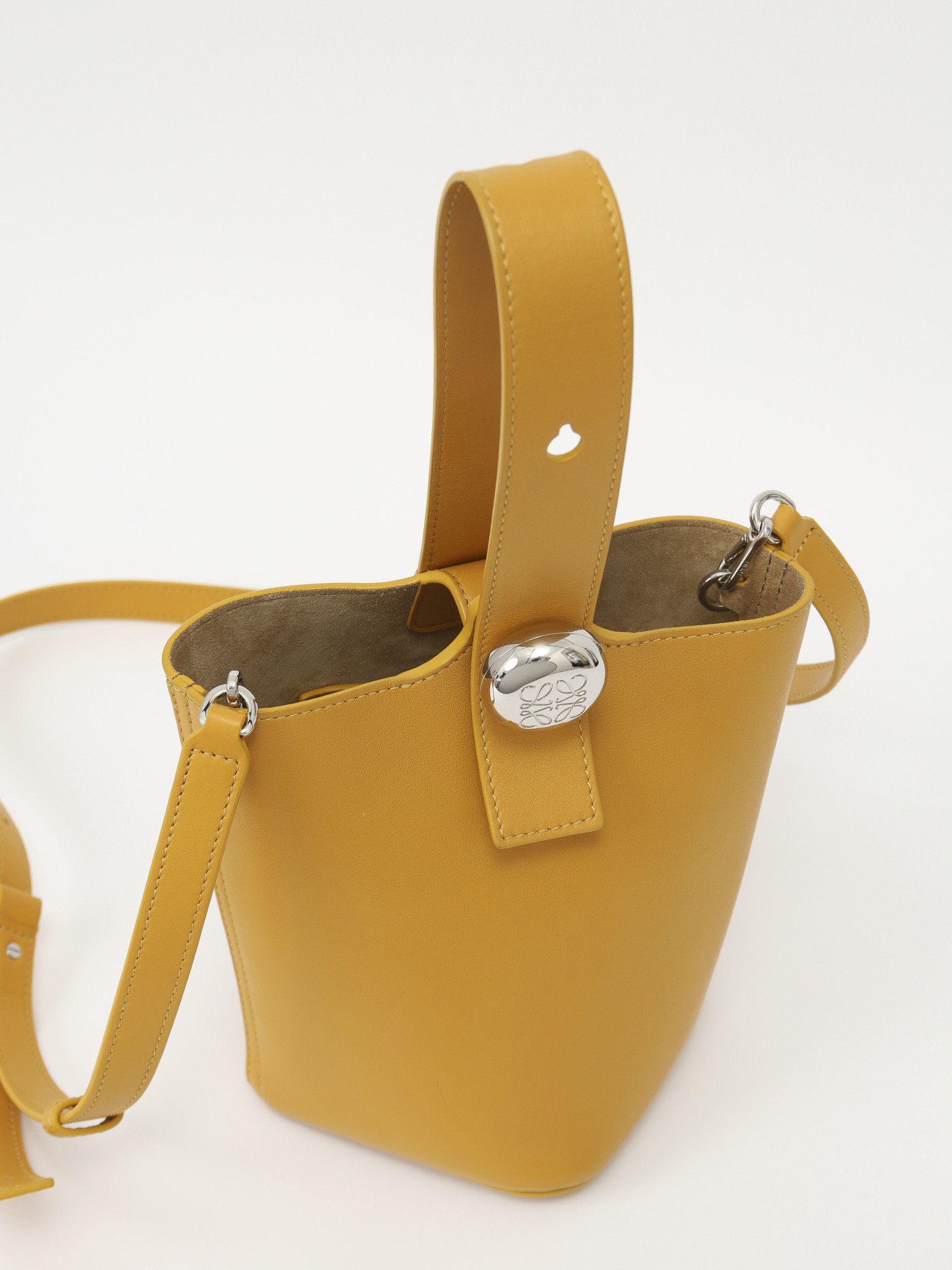 Loewe Pebble  5
