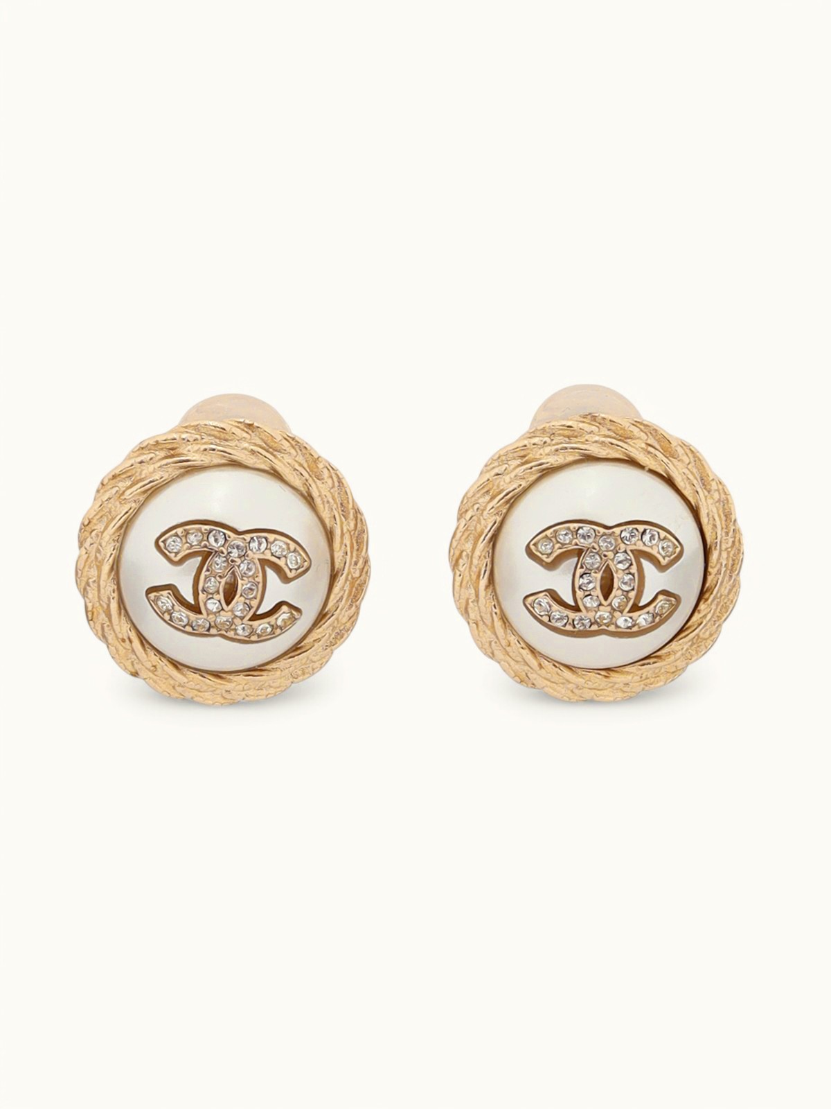 Chanel Clips  0