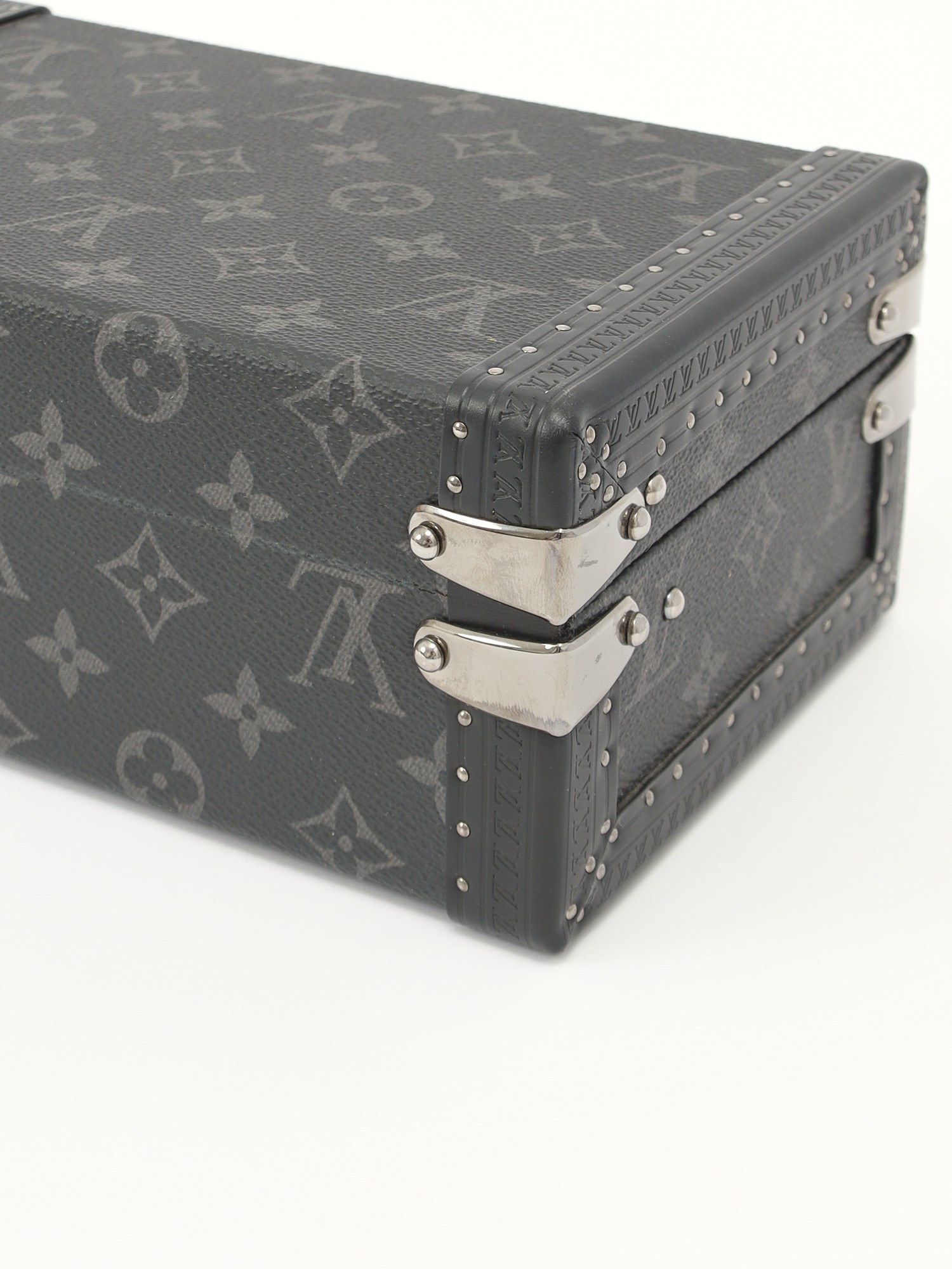 Louis Vuitton Case 9