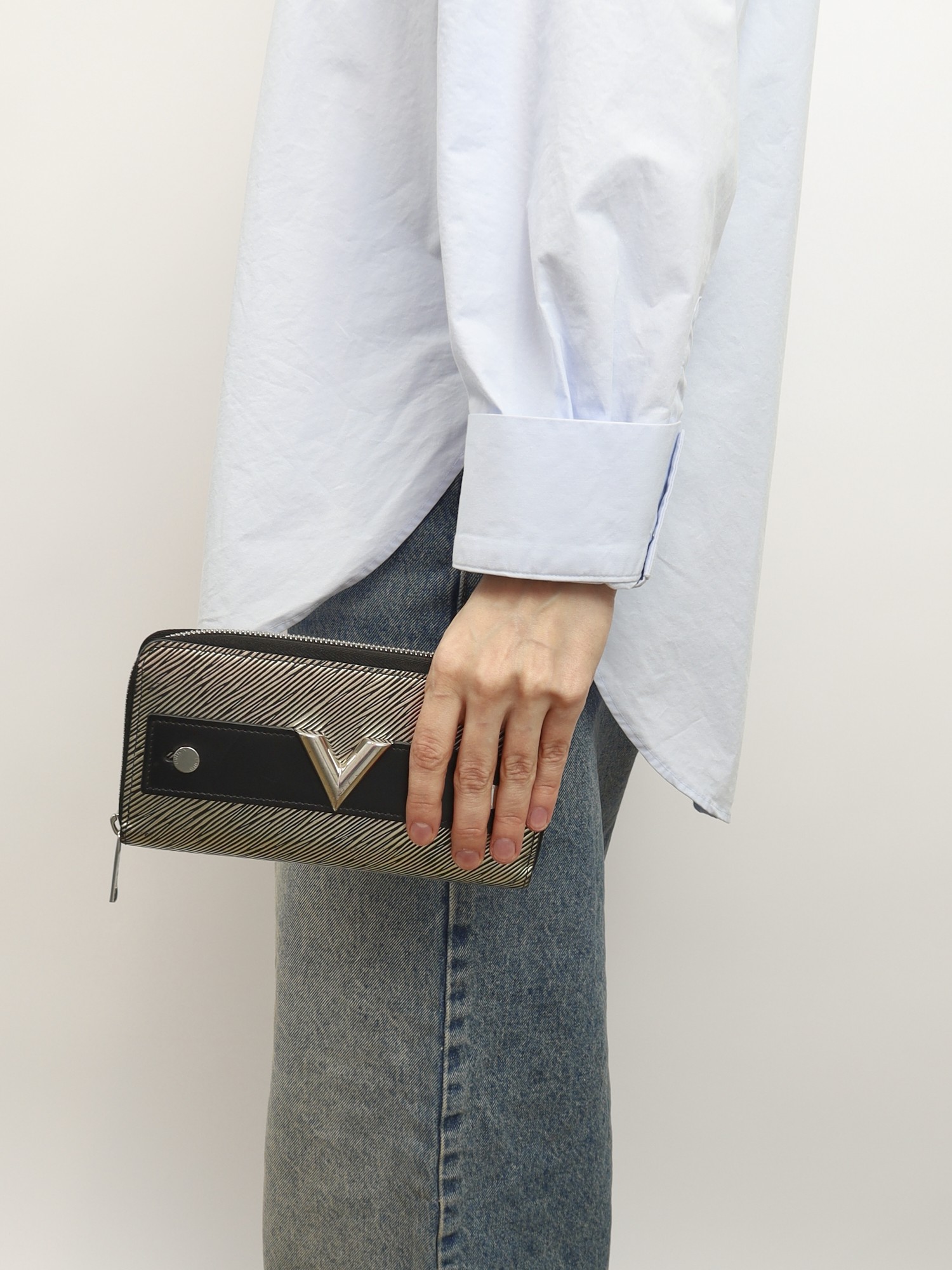 Louis Vuitton Wallet 1