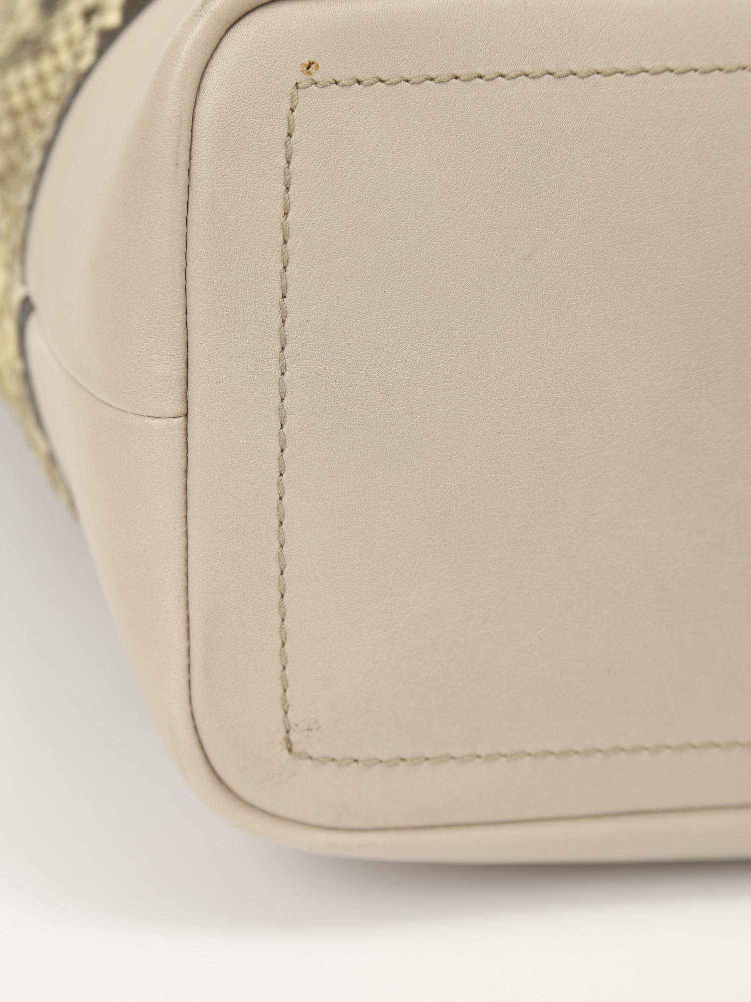 Bally Leather Bag  11