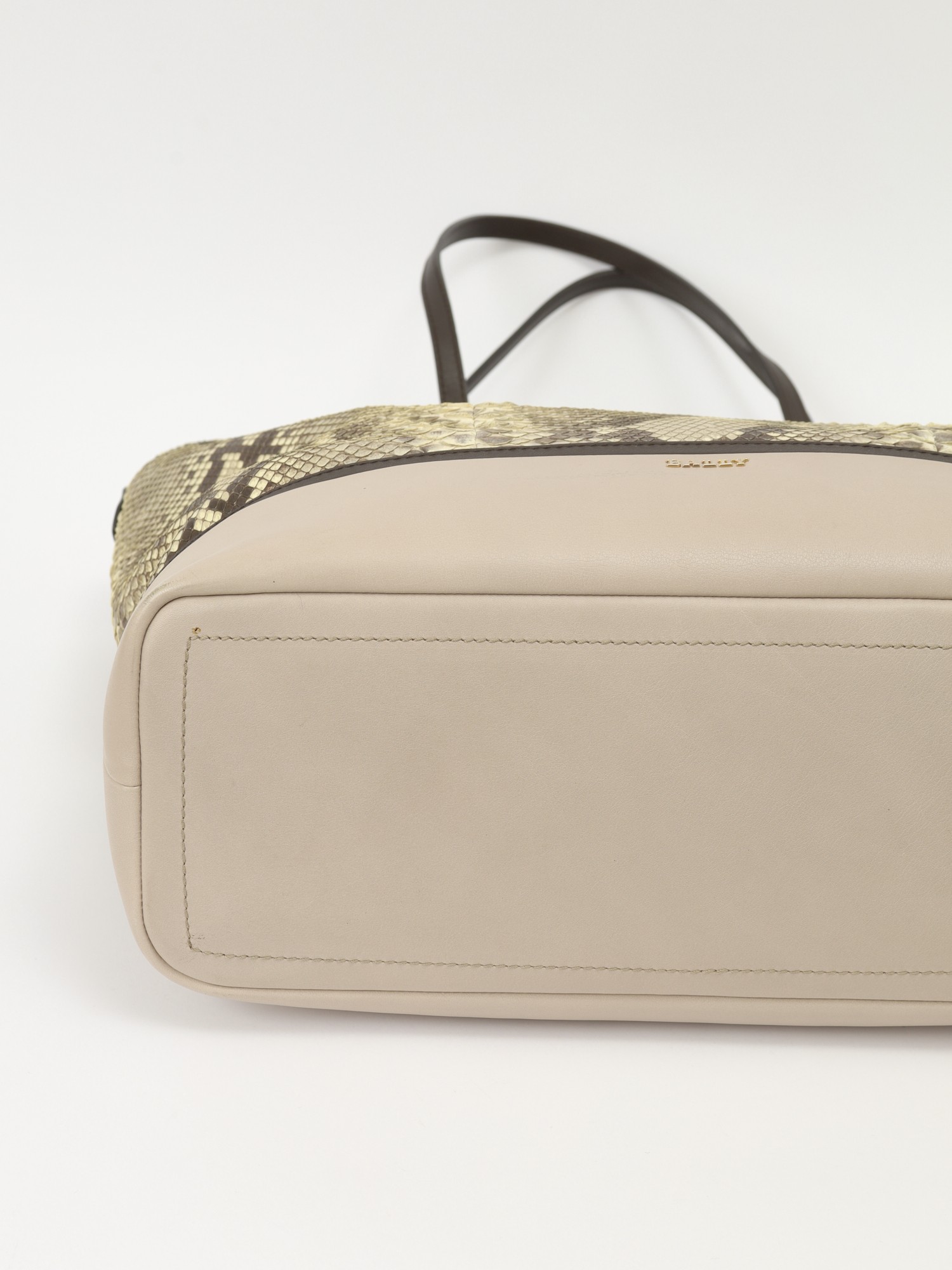 Bally Leather Bag  7