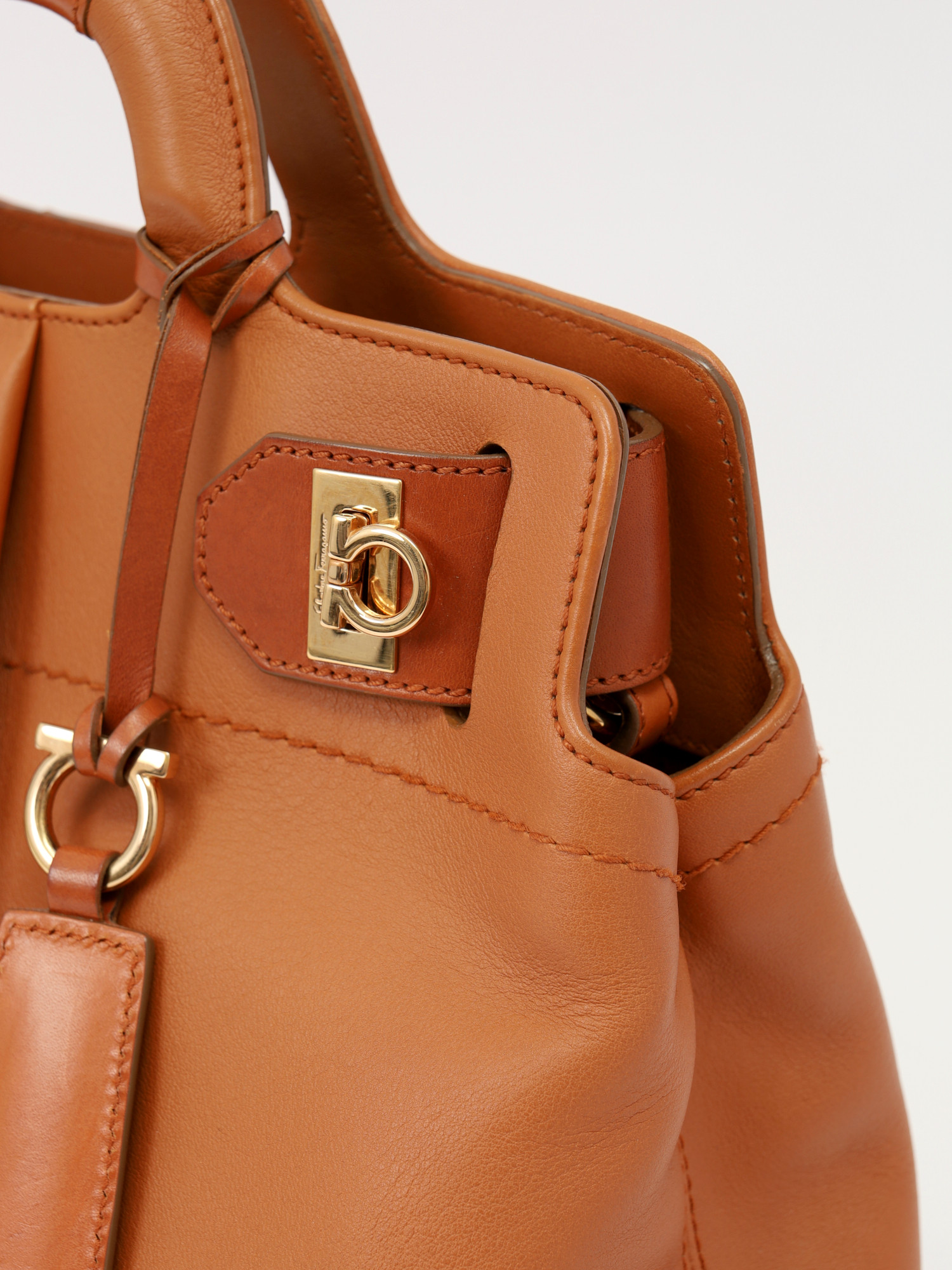 Salvatore Ferragamo Gancini 7