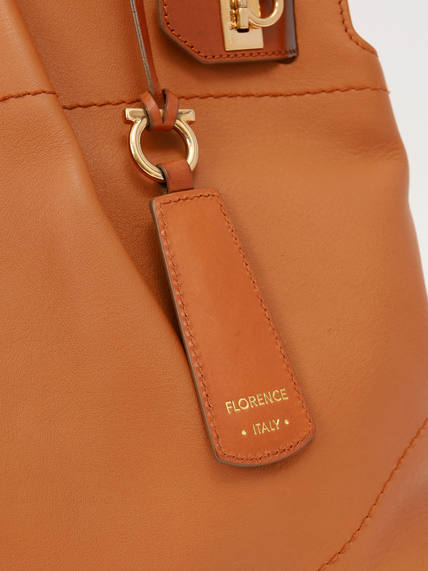 Salvatore Ferragamo Gancini 5