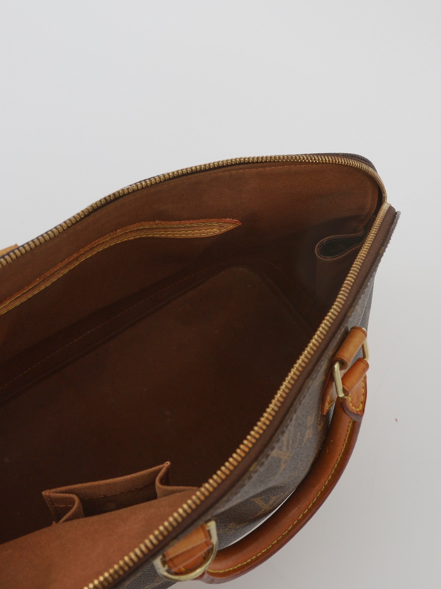 Louis Vuitton Alma 10