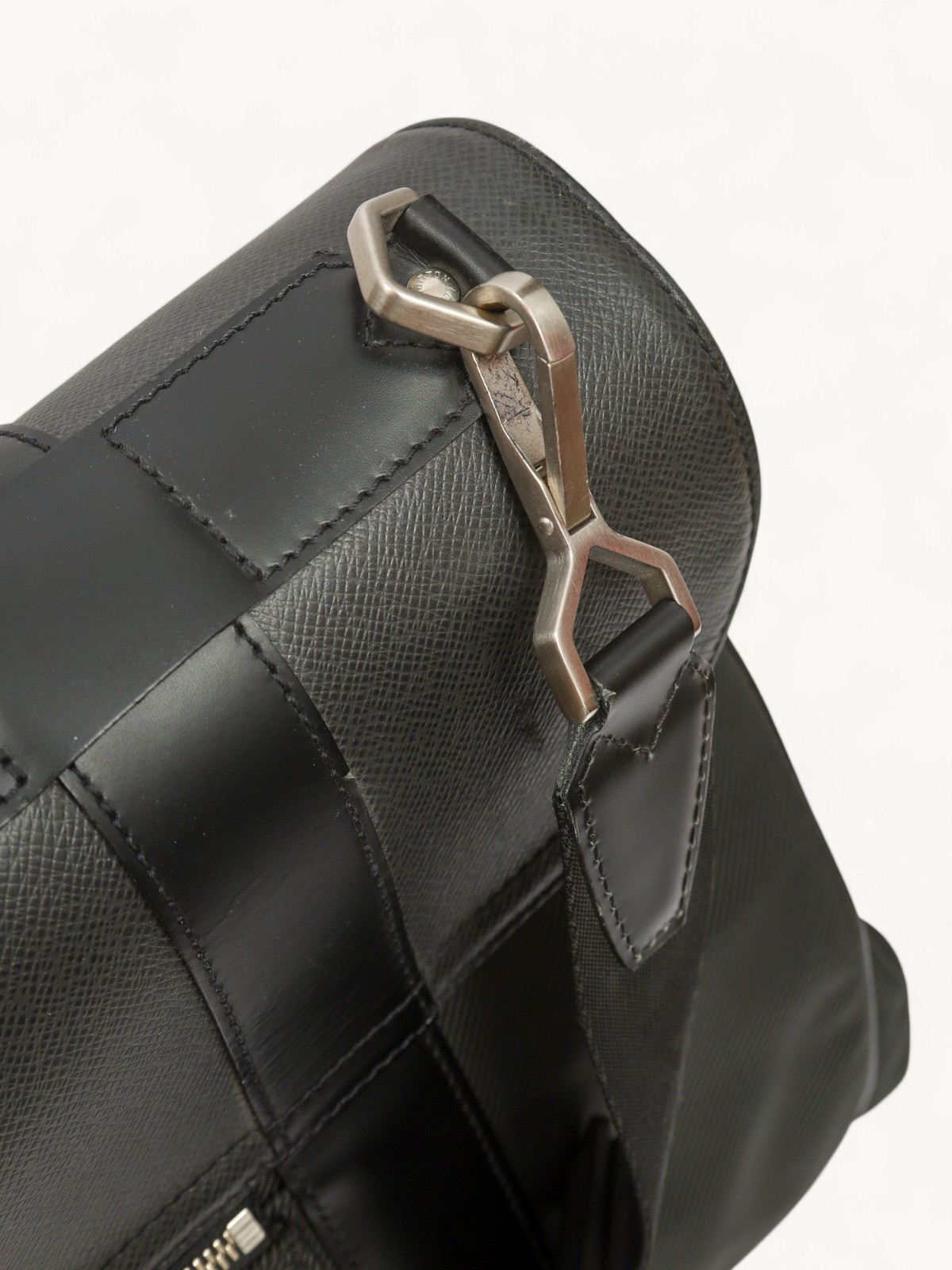 Louis Vuitton Case 8