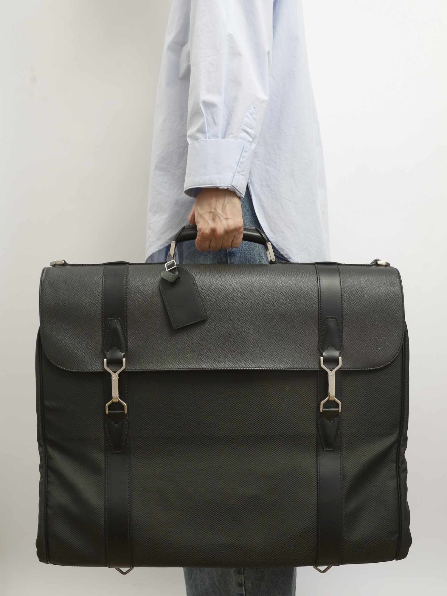 Louis Vuitton Case 1