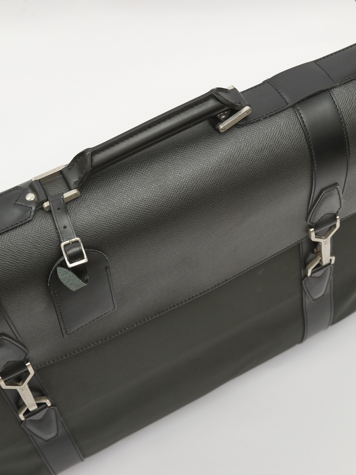 Louis Vuitton Case 3