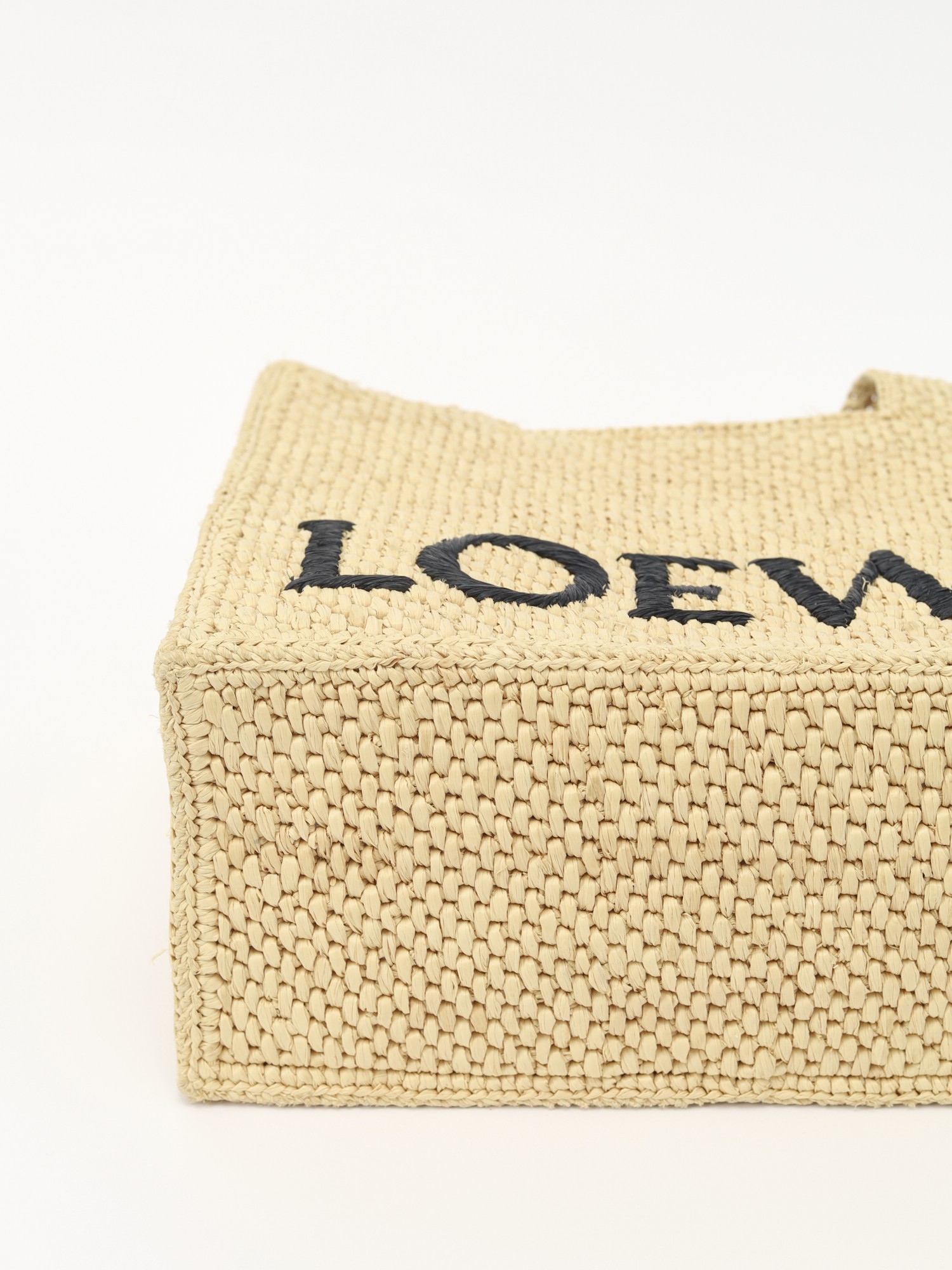 Loewe Font 5