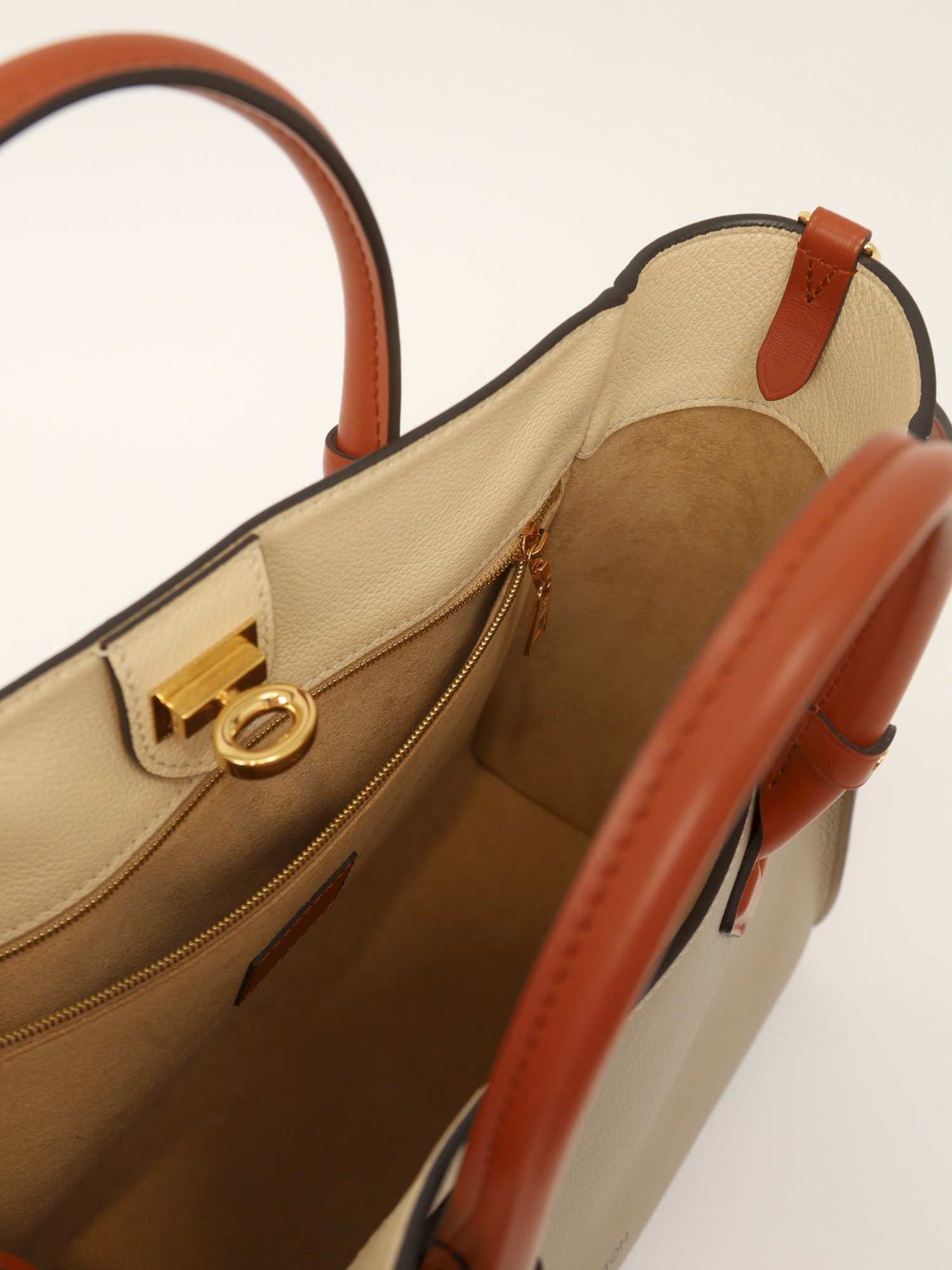 Louis Vuitton On My Side 12